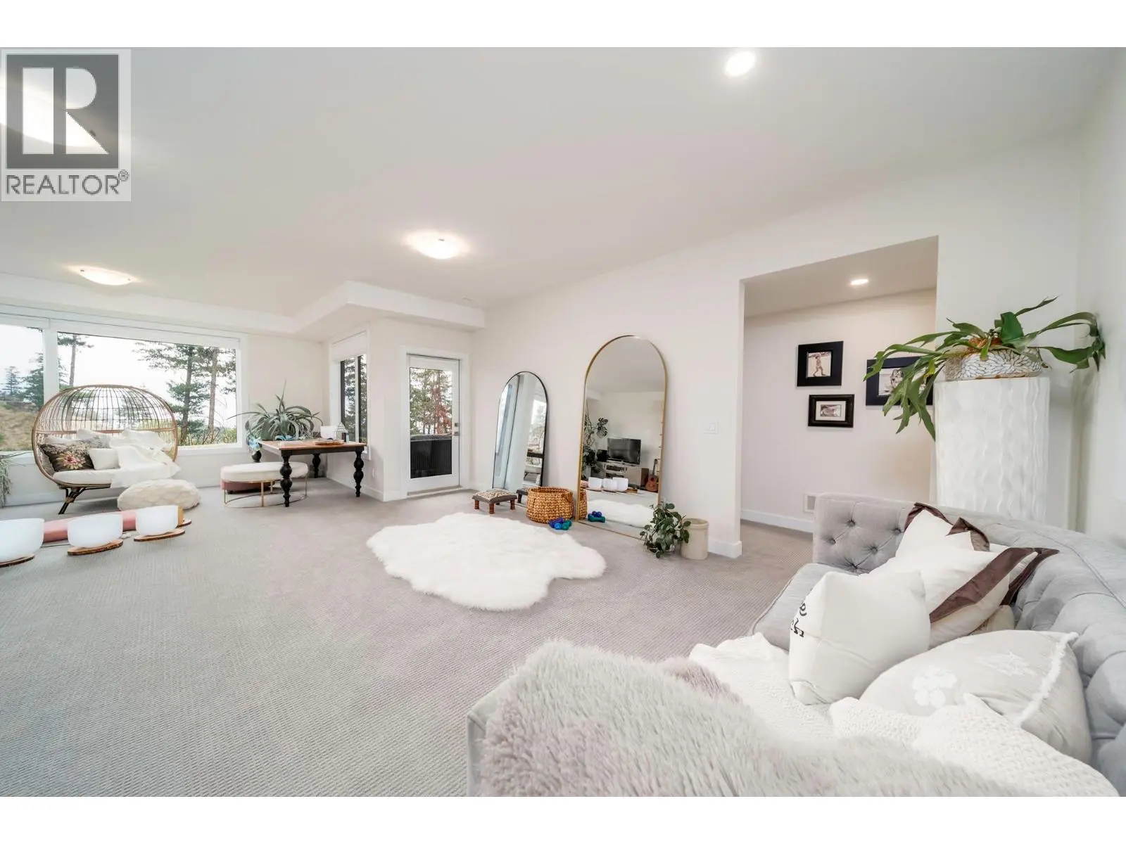 1349 Rocky Point Drive Unit# 2. Kelowna, British Columbia
