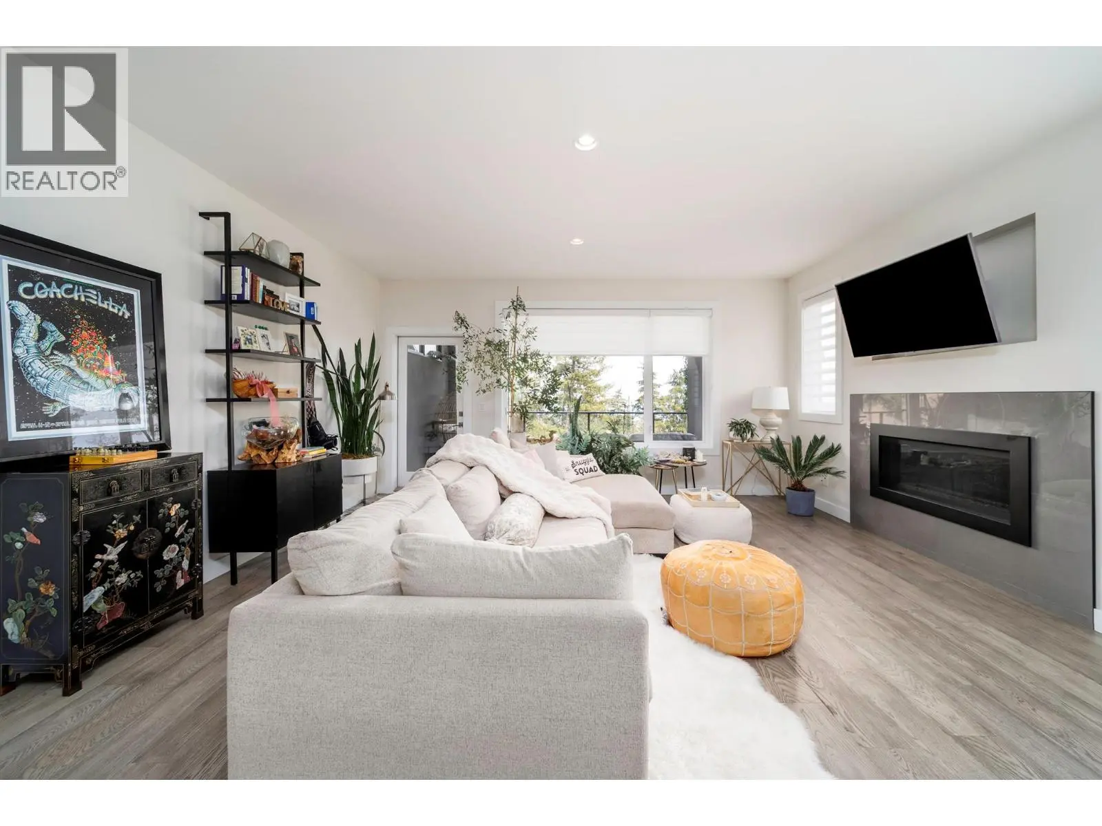 1349 Rocky Point Drive Unit# 2. Kelowna, British Columbia
