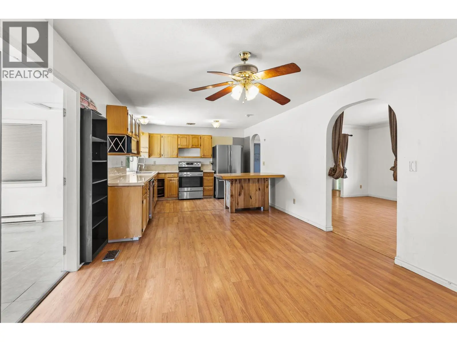 925 Sutherland Avenue. Kelowna, British Columbia