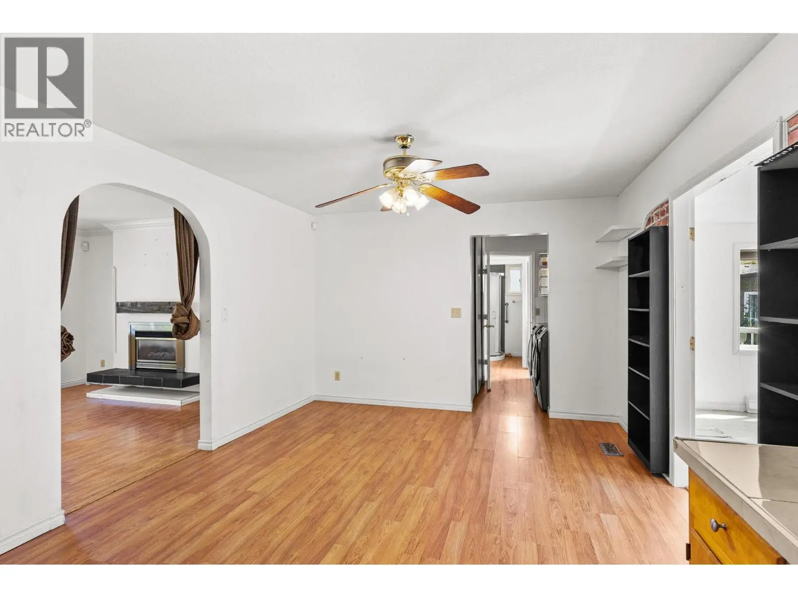 925 Sutherland Avenue. Kelowna, British Columbia
