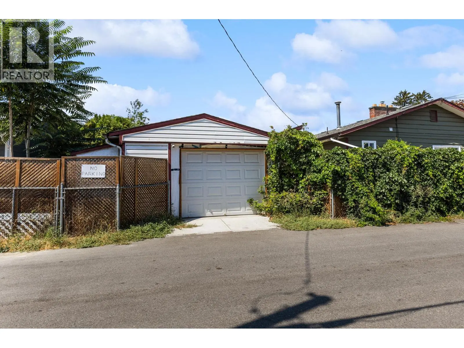 925 Sutherland Avenue. Kelowna, British Columbia