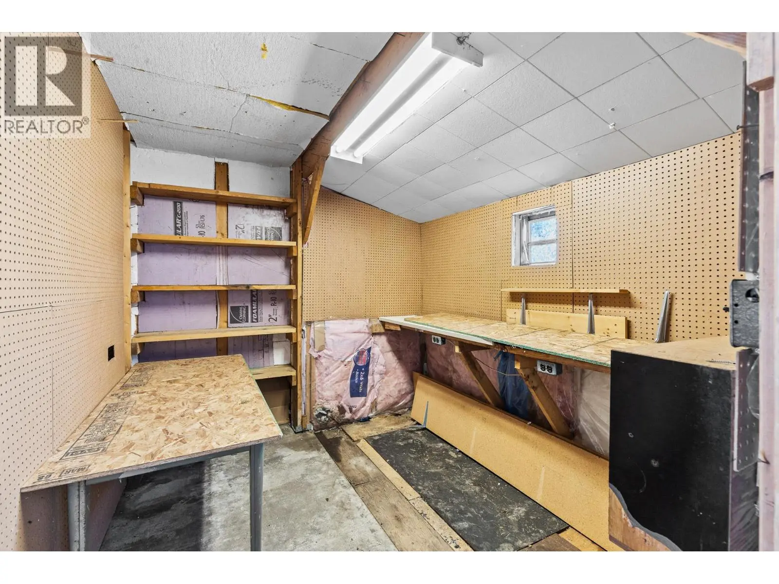 925 Sutherland Avenue. Kelowna, British Columbia