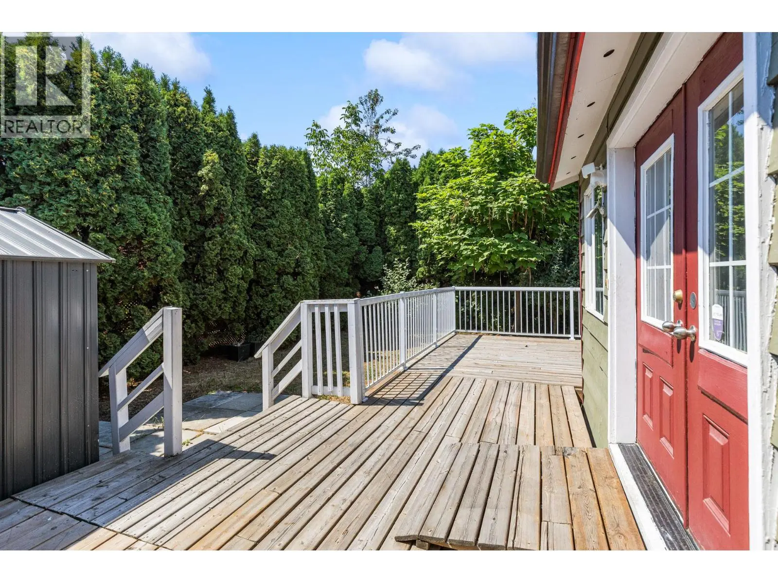 925 Sutherland Avenue. Kelowna, British Columbia