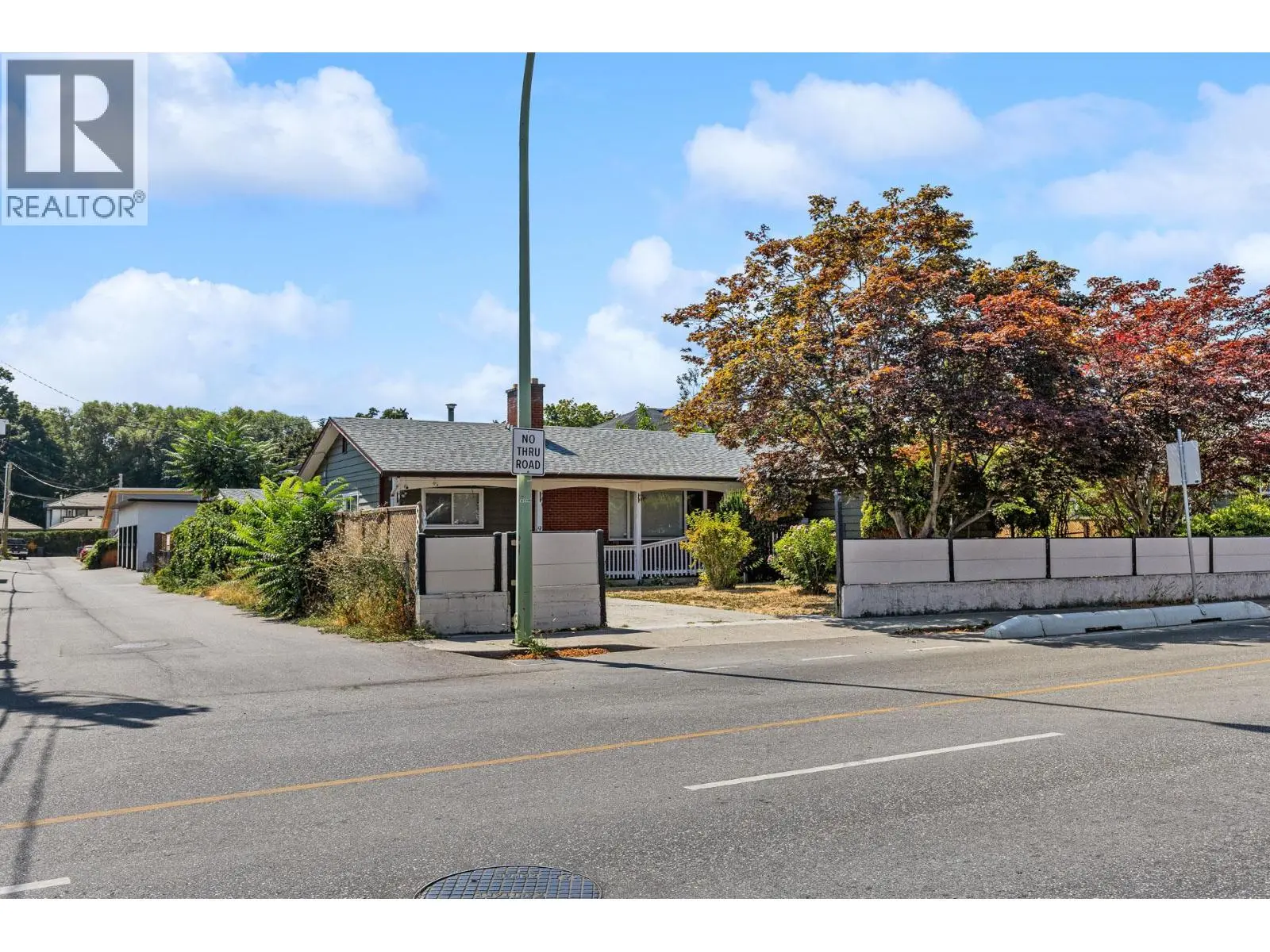 925 Sutherland Avenue. Kelowna, British Columbia