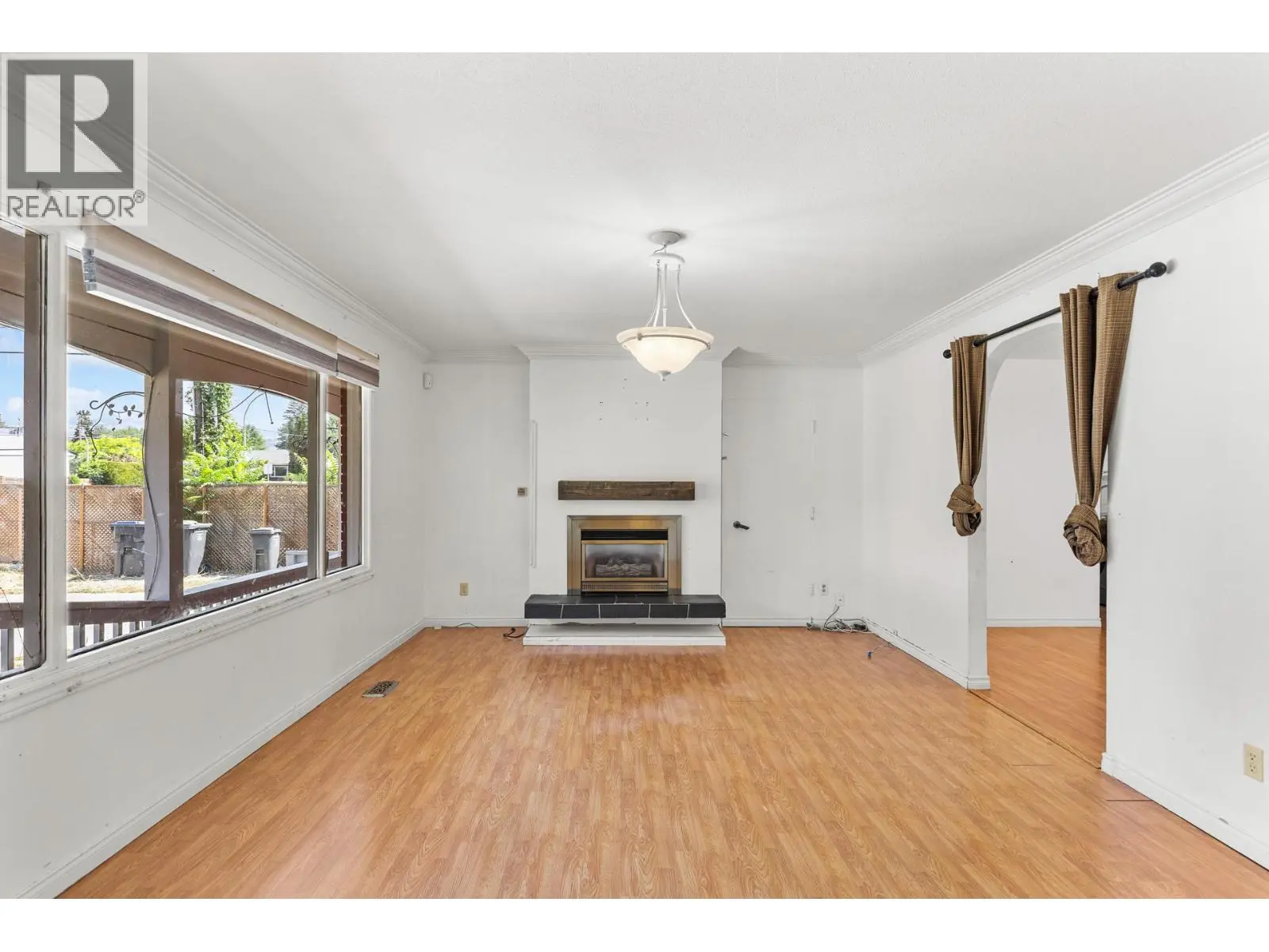 925 Sutherland Avenue. Kelowna, British Columbia