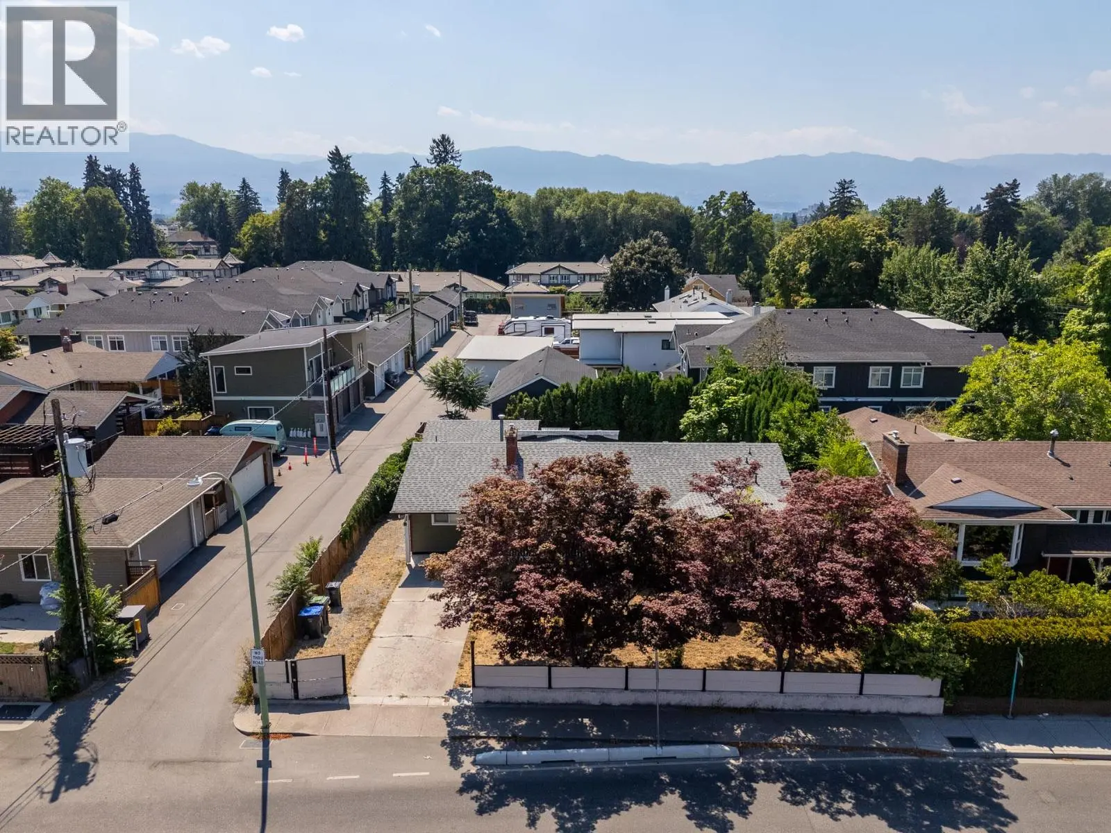 925 Sutherland Avenue. Kelowna, British Columbia