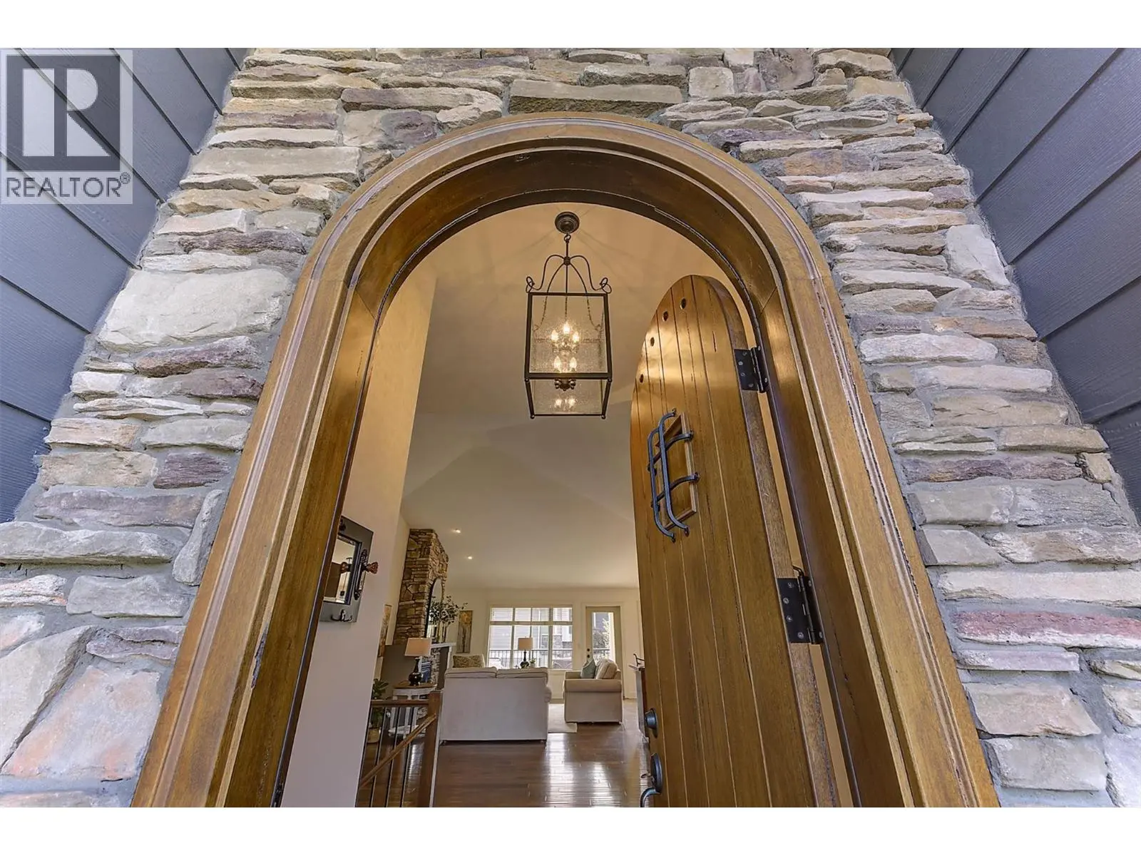12931 East Ridge Drive. Lake Country, British Columbia