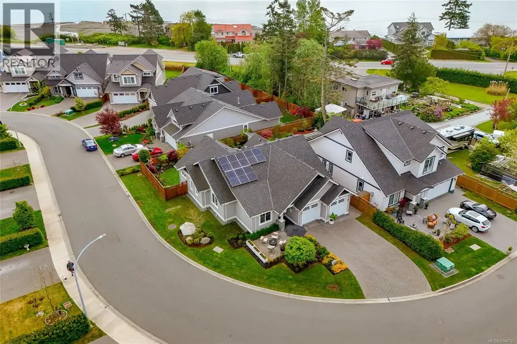 9257 Bakerview Close, North Saanich