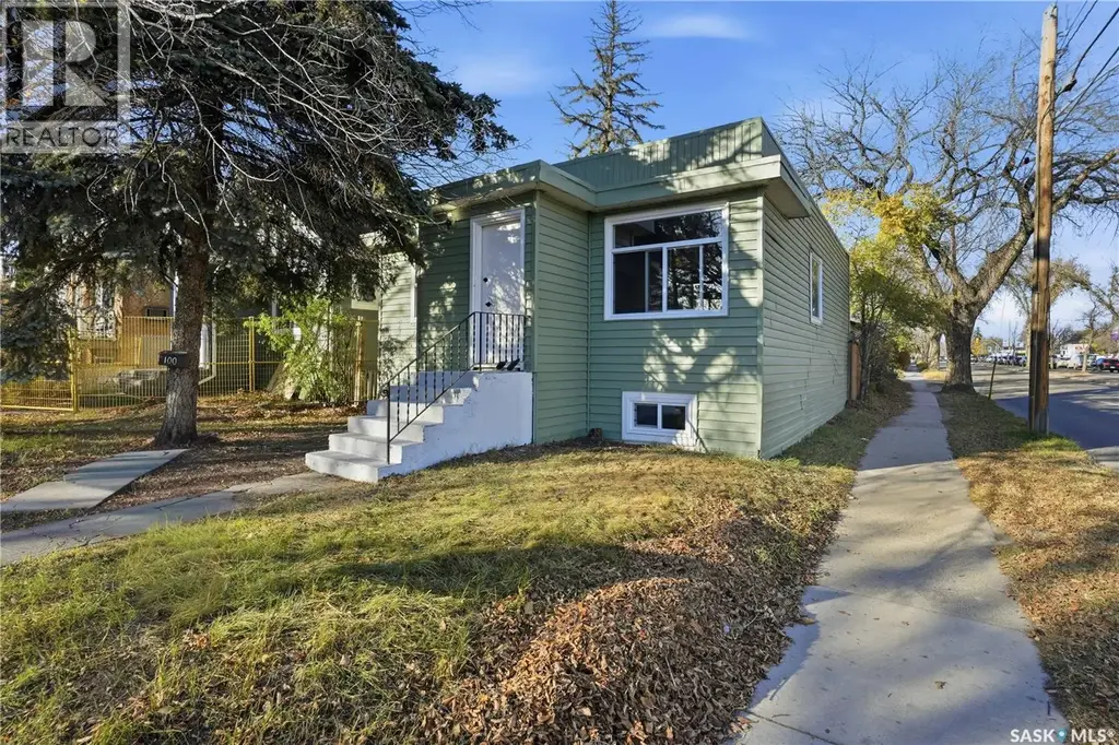 100 32nd Street W, Saskatoon