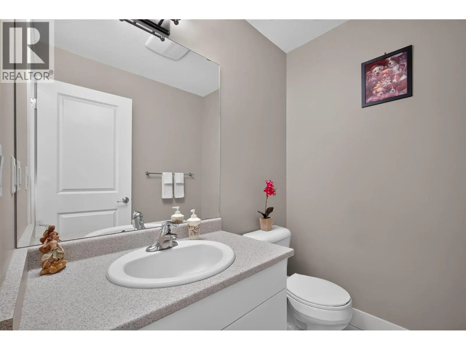 335 Gerstmar Road Unit# 3. Kelowna, British Columbia