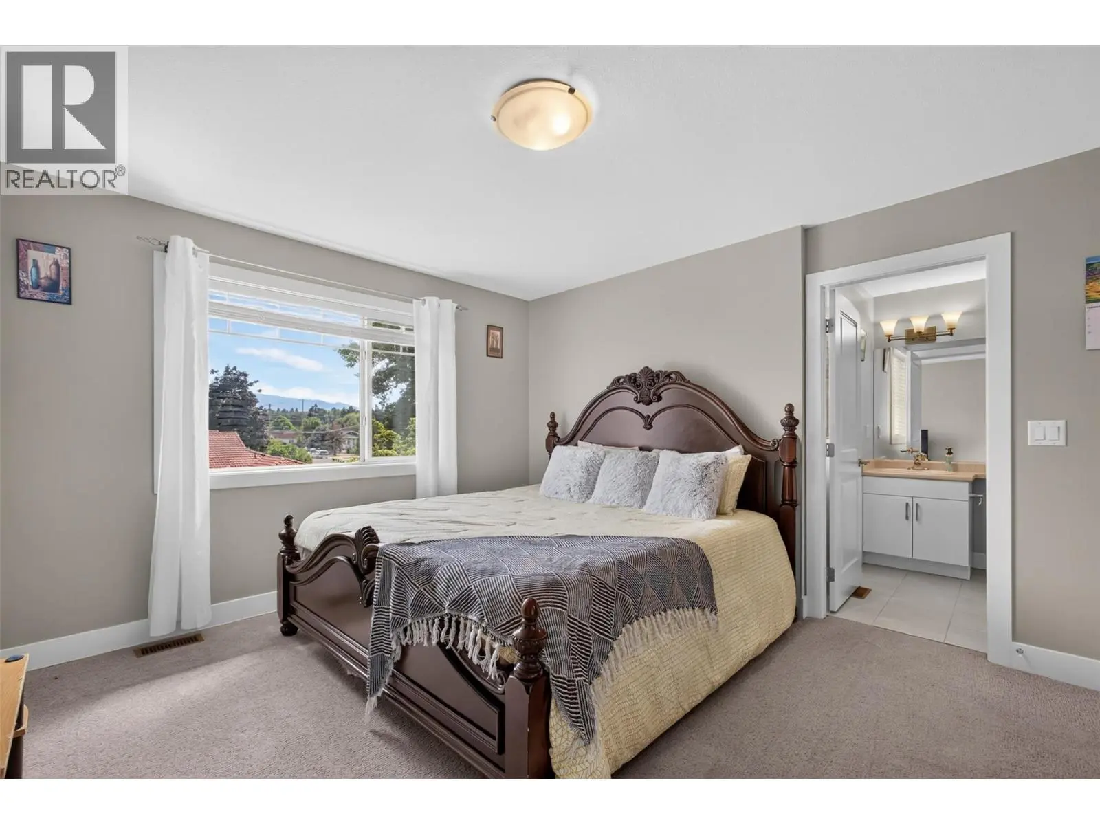 335 Gerstmar Road Unit# 3. Kelowna, British Columbia