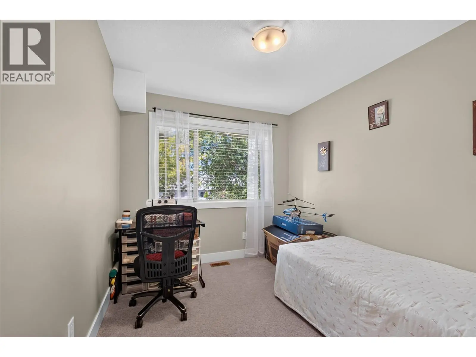 335 Gerstmar Road Unit# 3. Kelowna, British Columbia