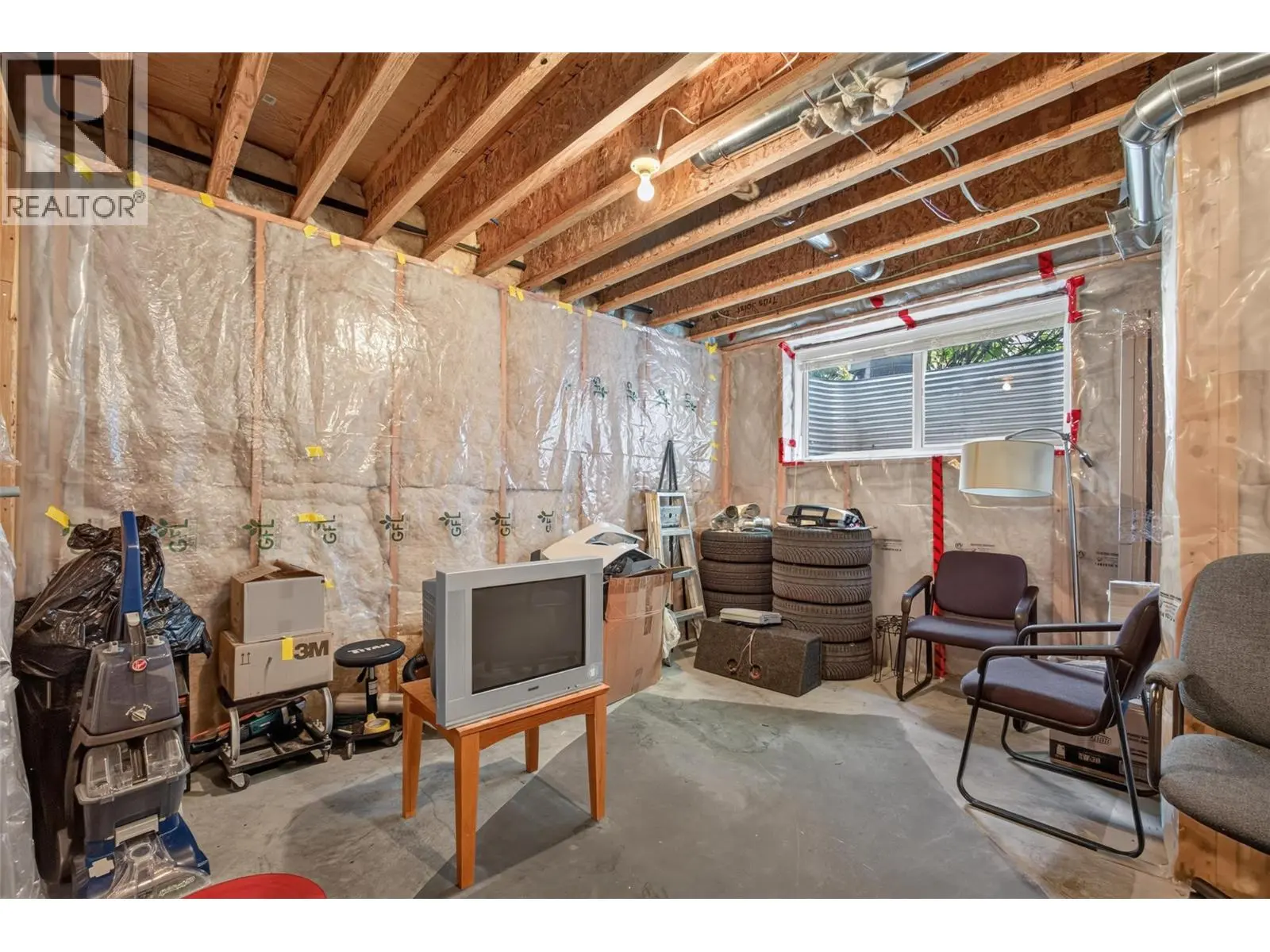 335 Gerstmar Road Unit# 3. Kelowna, British Columbia