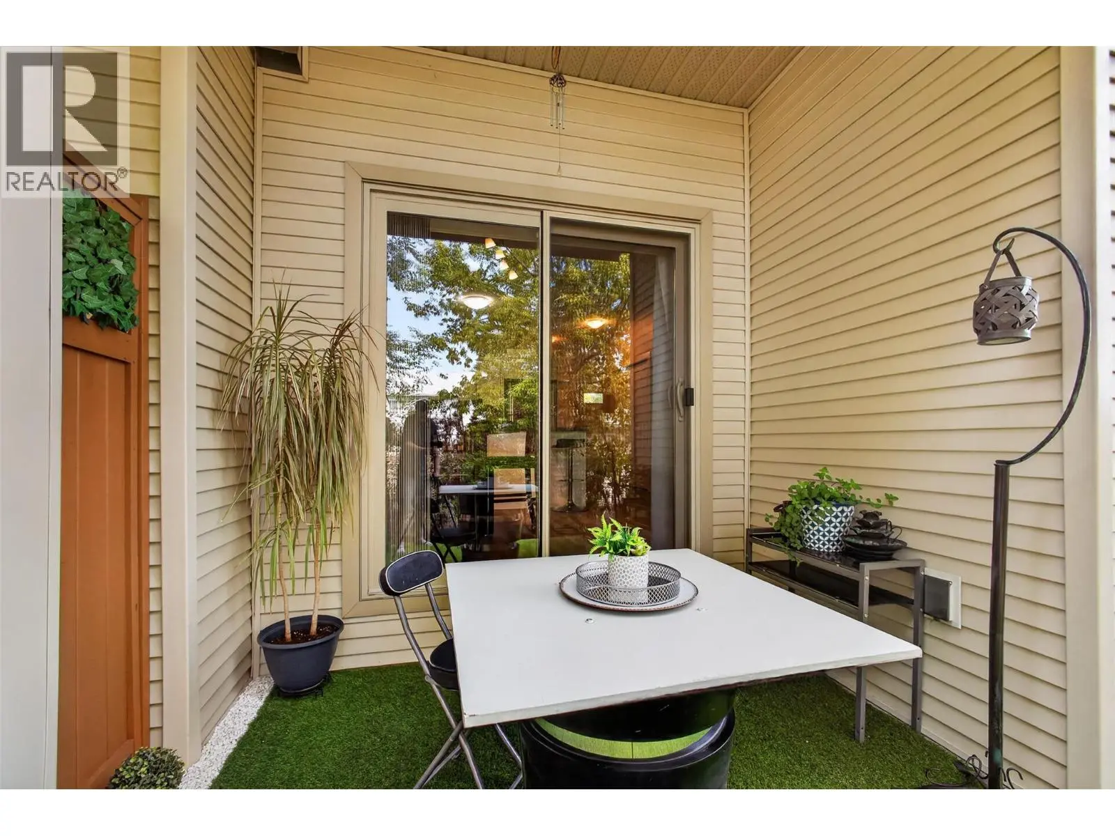 335 Gerstmar Road Unit# 3. Kelowna, British Columbia
