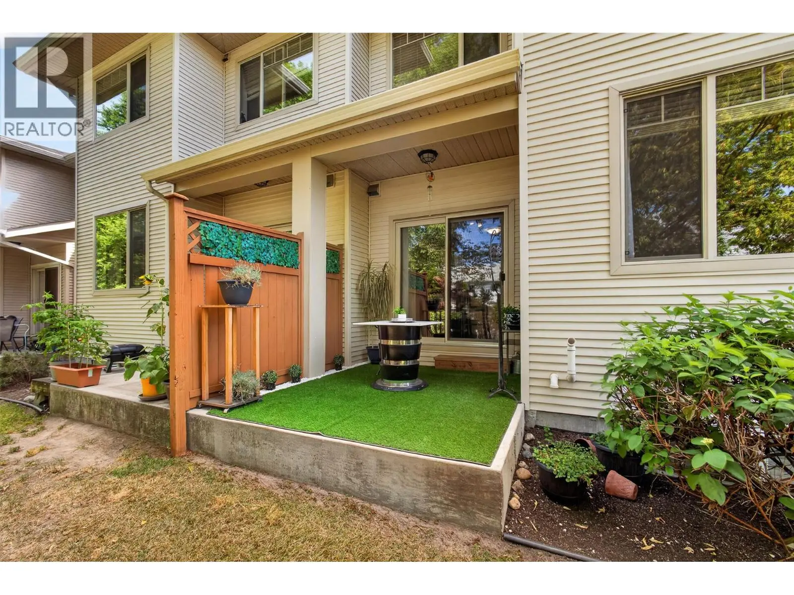 335 Gerstmar Road Unit# 3. Kelowna, British Columbia