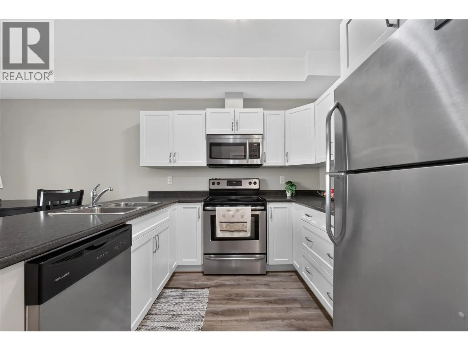 335 Gerstmar Road Unit# 3. Kelowna, British Columbia