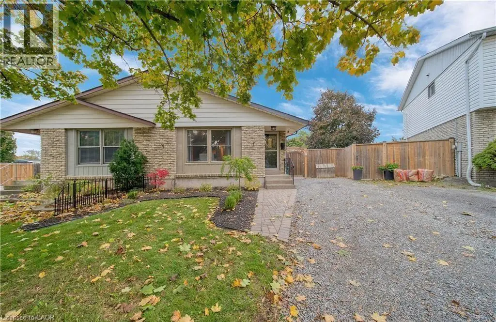6 Bardadyn Court, St. Catharines