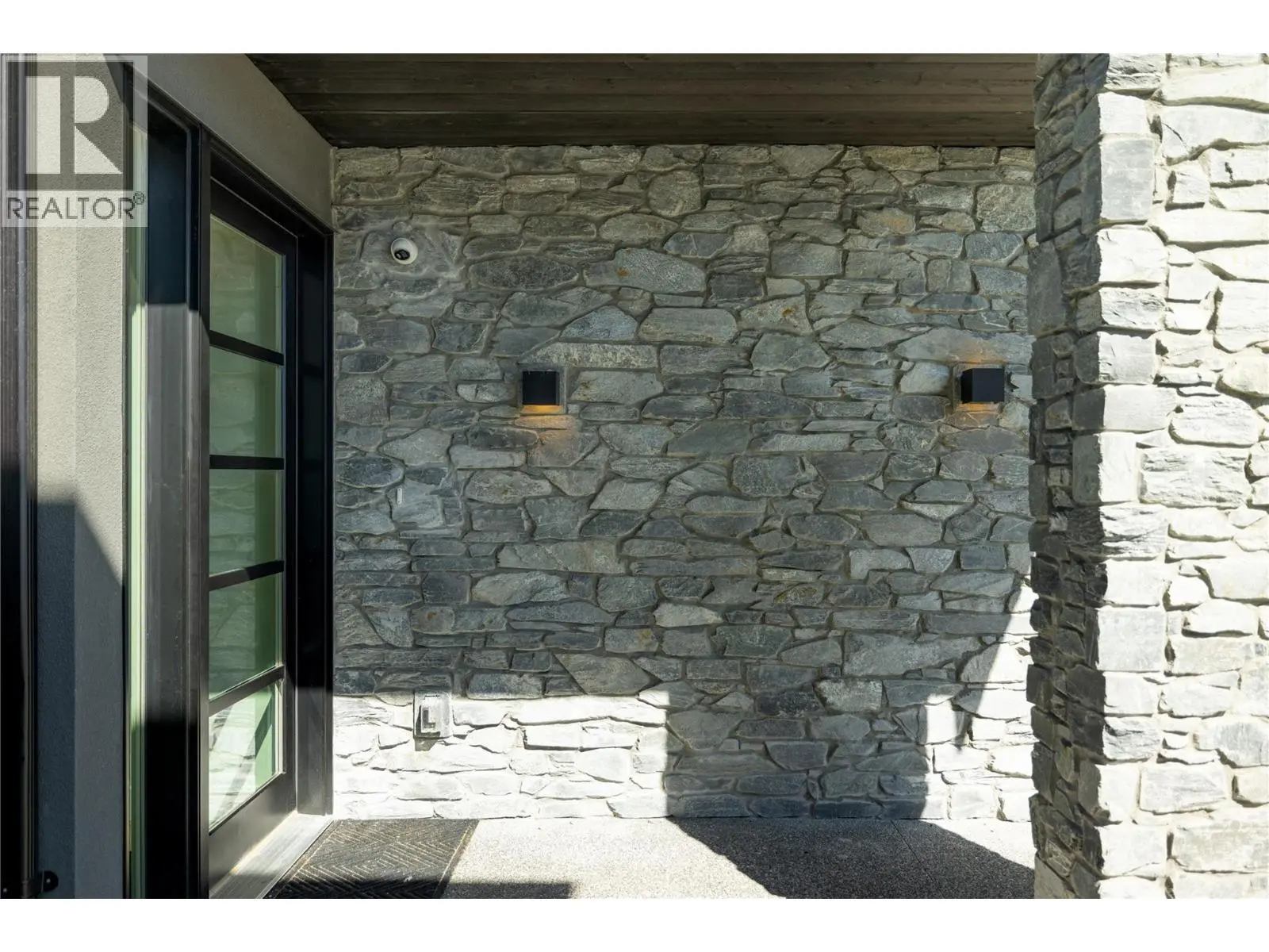10272 Long Road. Lake Country, British Columbia