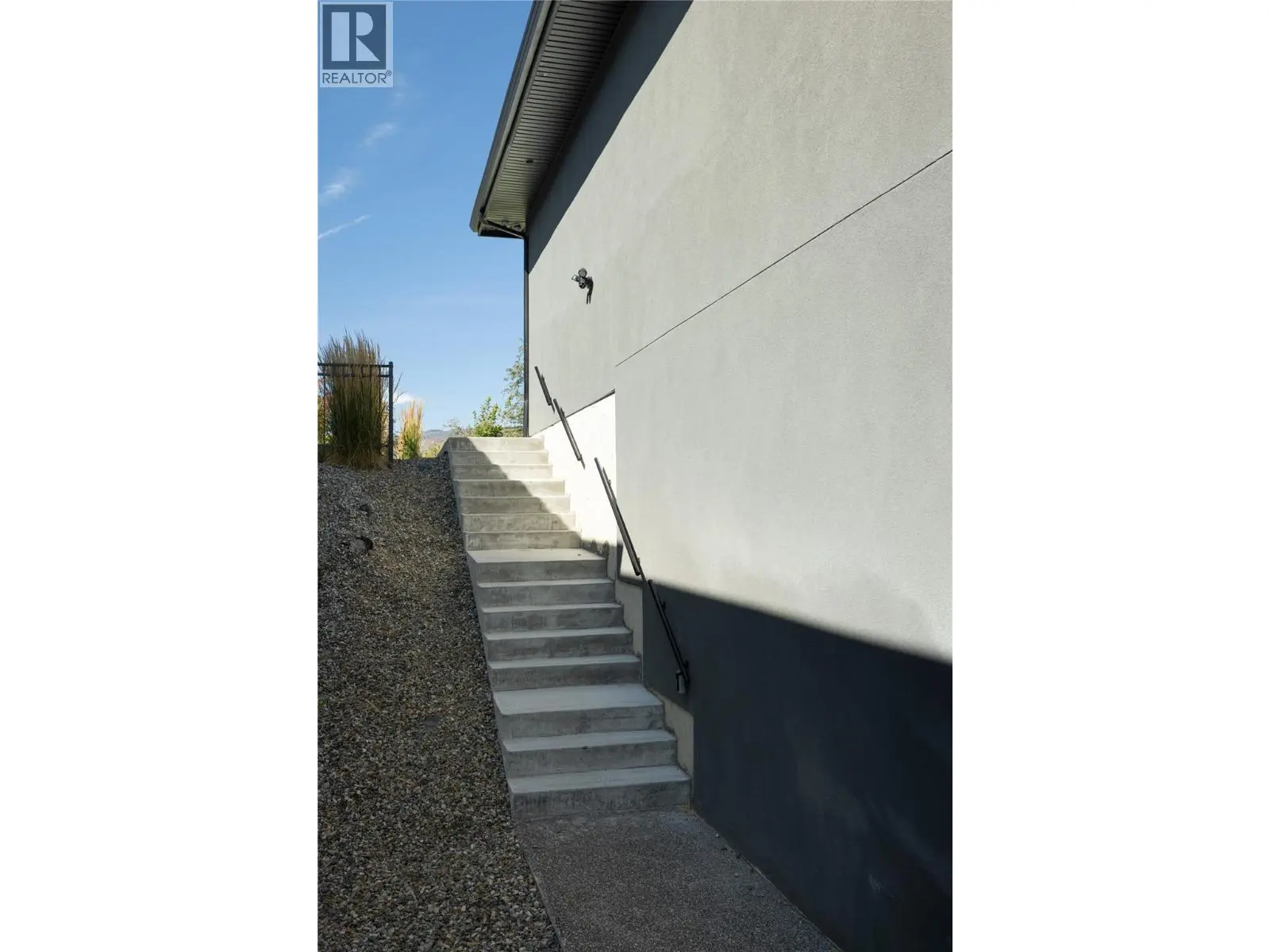 10272 Long Road. Lake Country, British Columbia