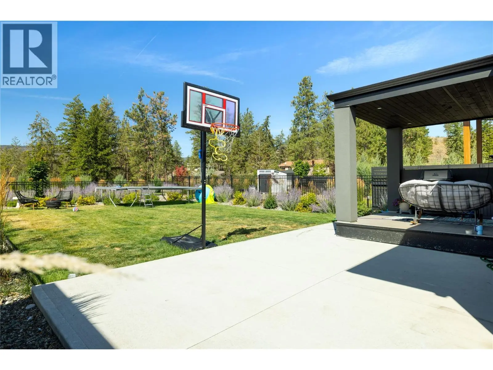 10272 Long Road. Lake Country, British Columbia
