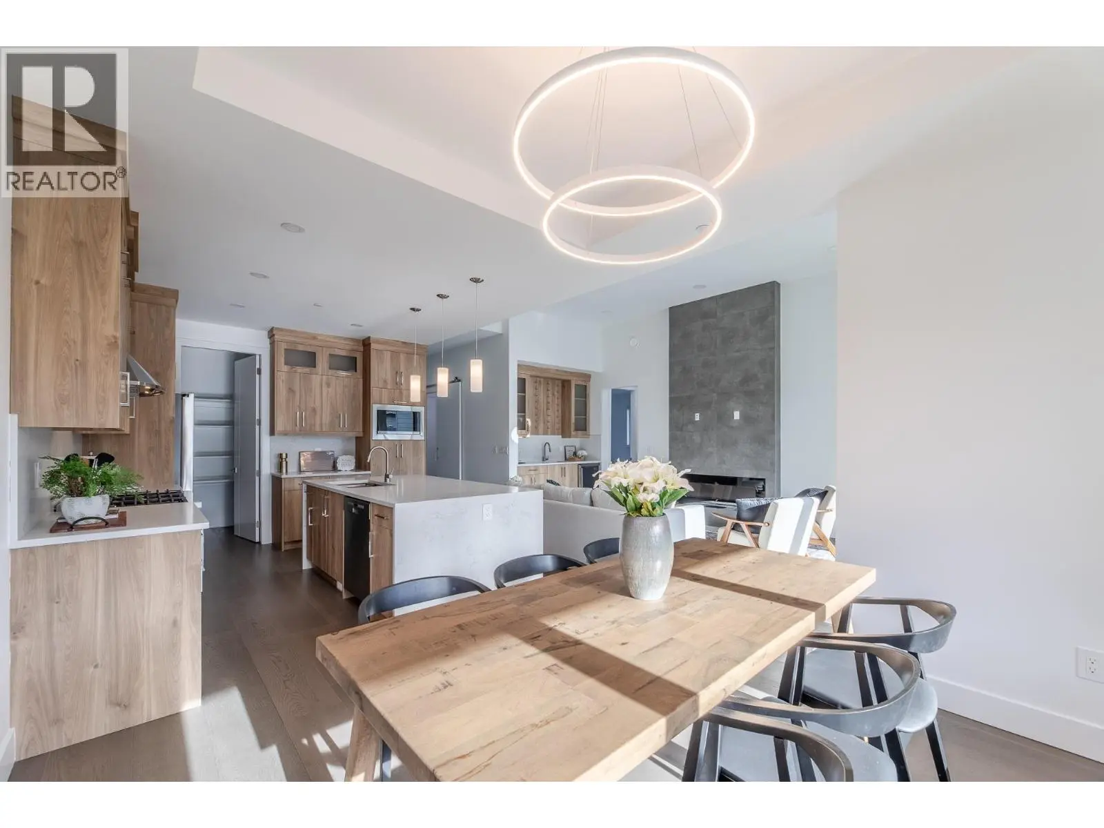 5586 Nixon Road. Summerland, British Columbia