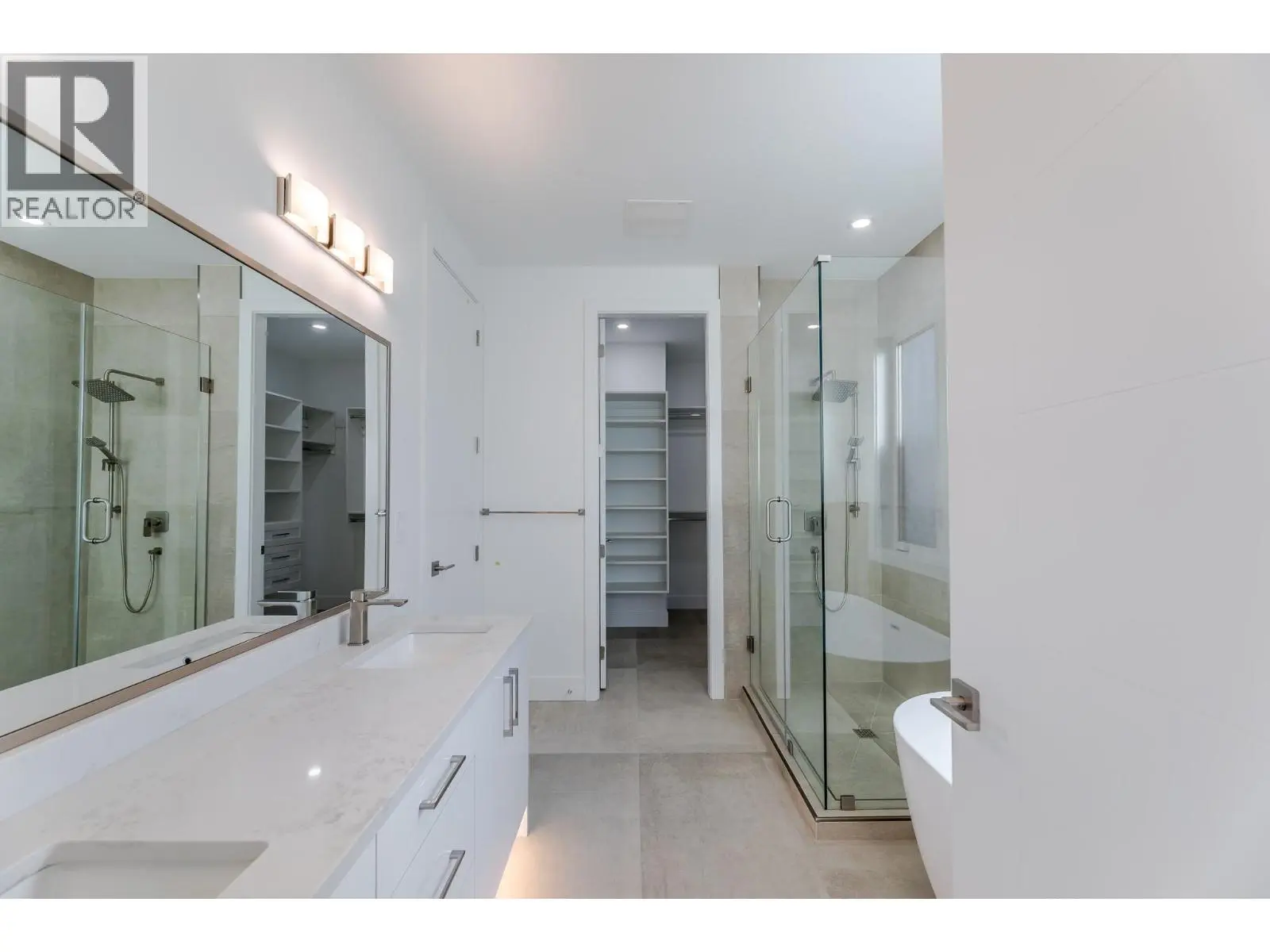 5586 Nixon Road. Summerland, British Columbia