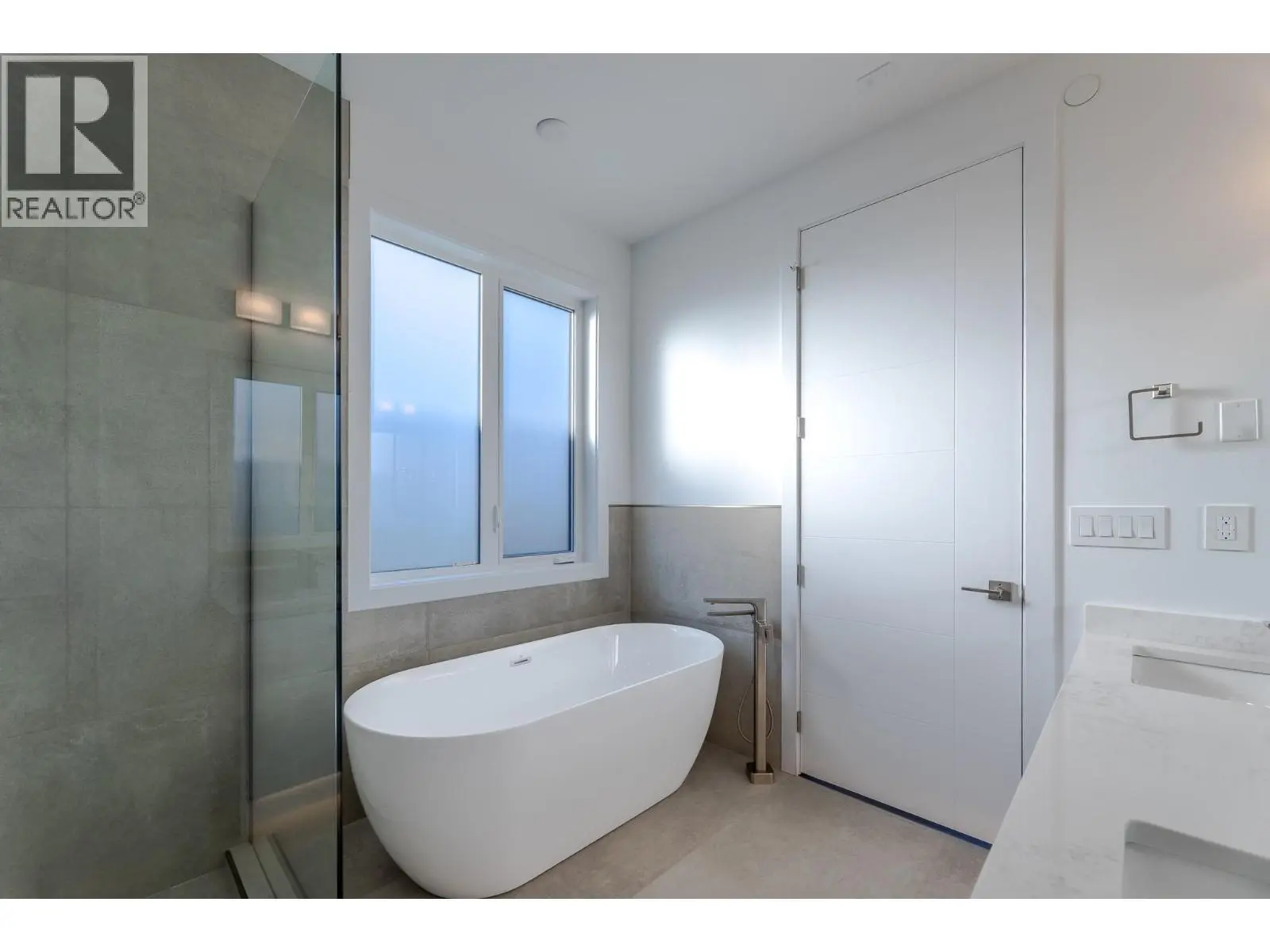 5586 Nixon Road. Summerland, British Columbia