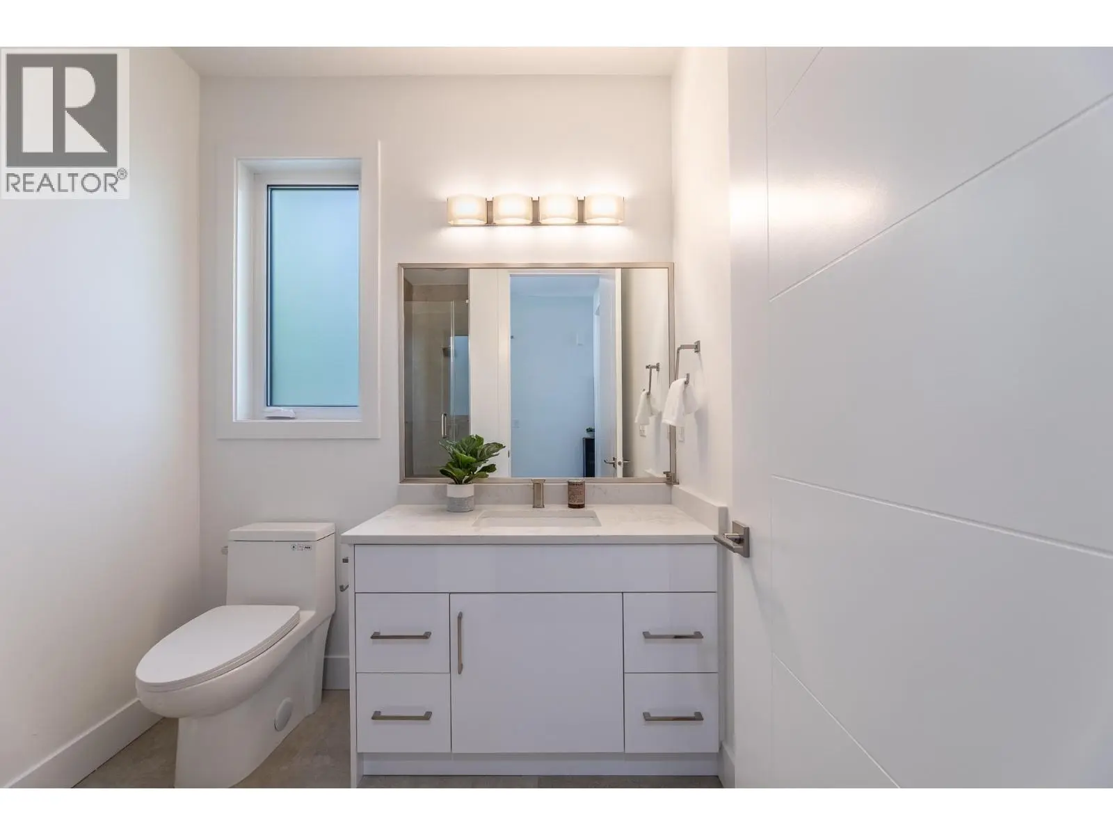 5586 Nixon Road. Summerland, British Columbia