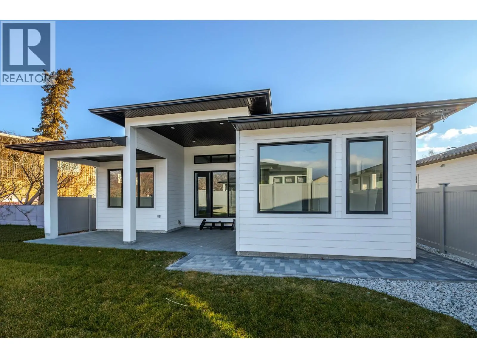 5586 Nixon Road. Summerland, British Columbia
