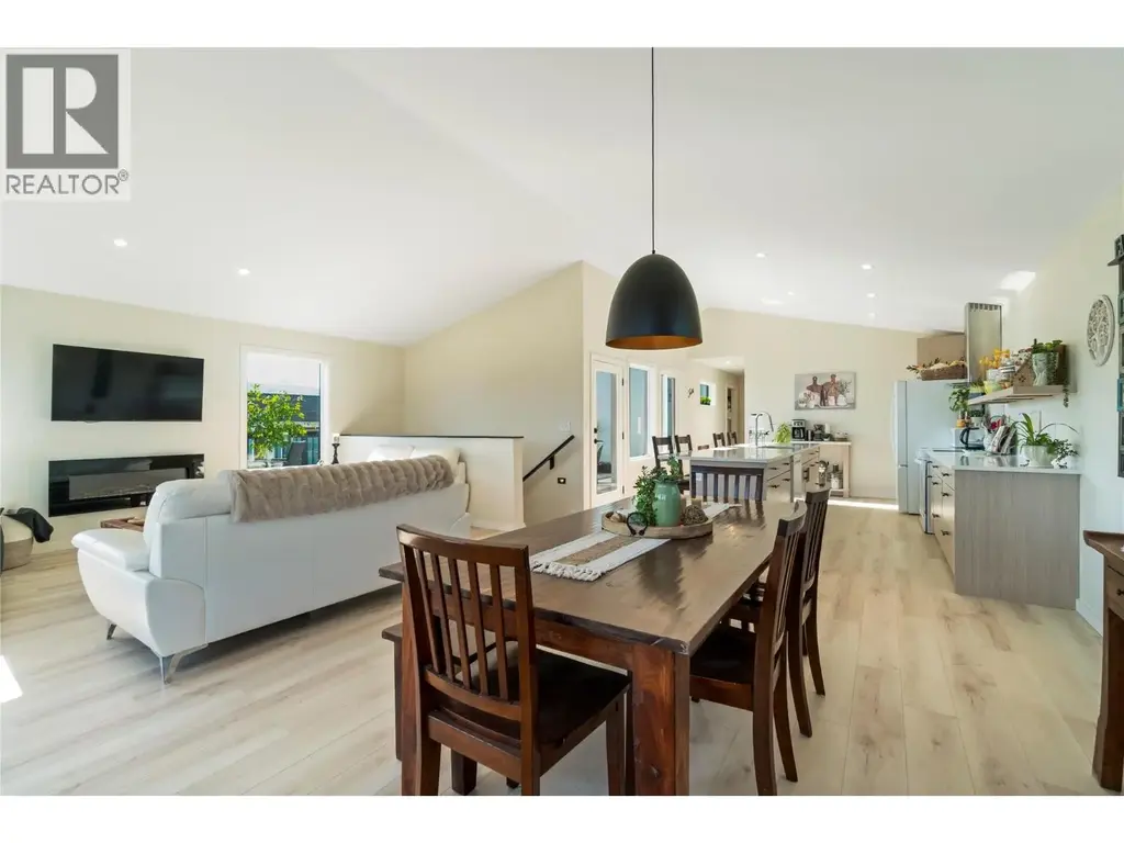 2545 Panoramic Way, Blind Bay