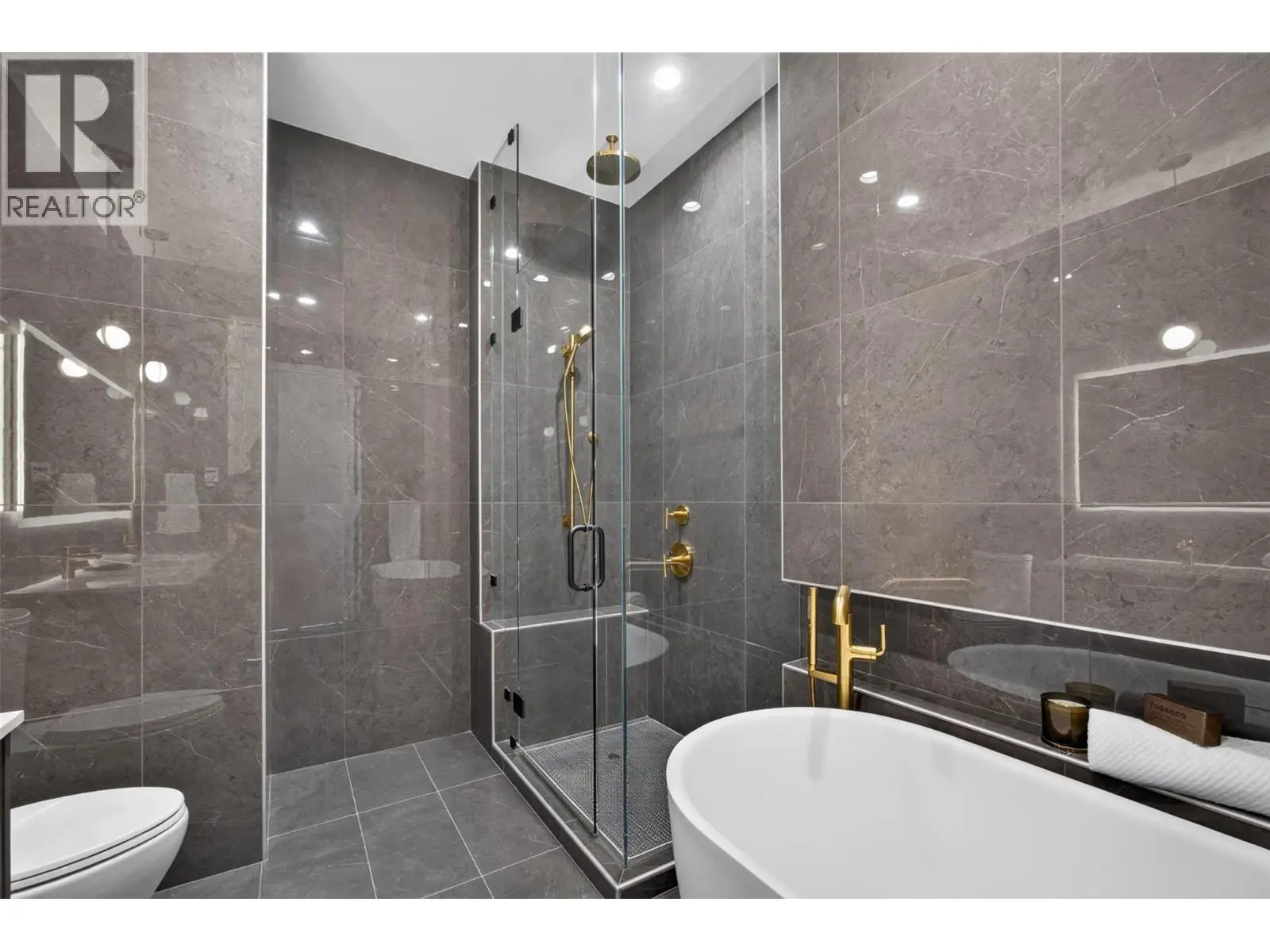 3800 Capozzi Road Unit# Ph2. Kelowna, British Columbia