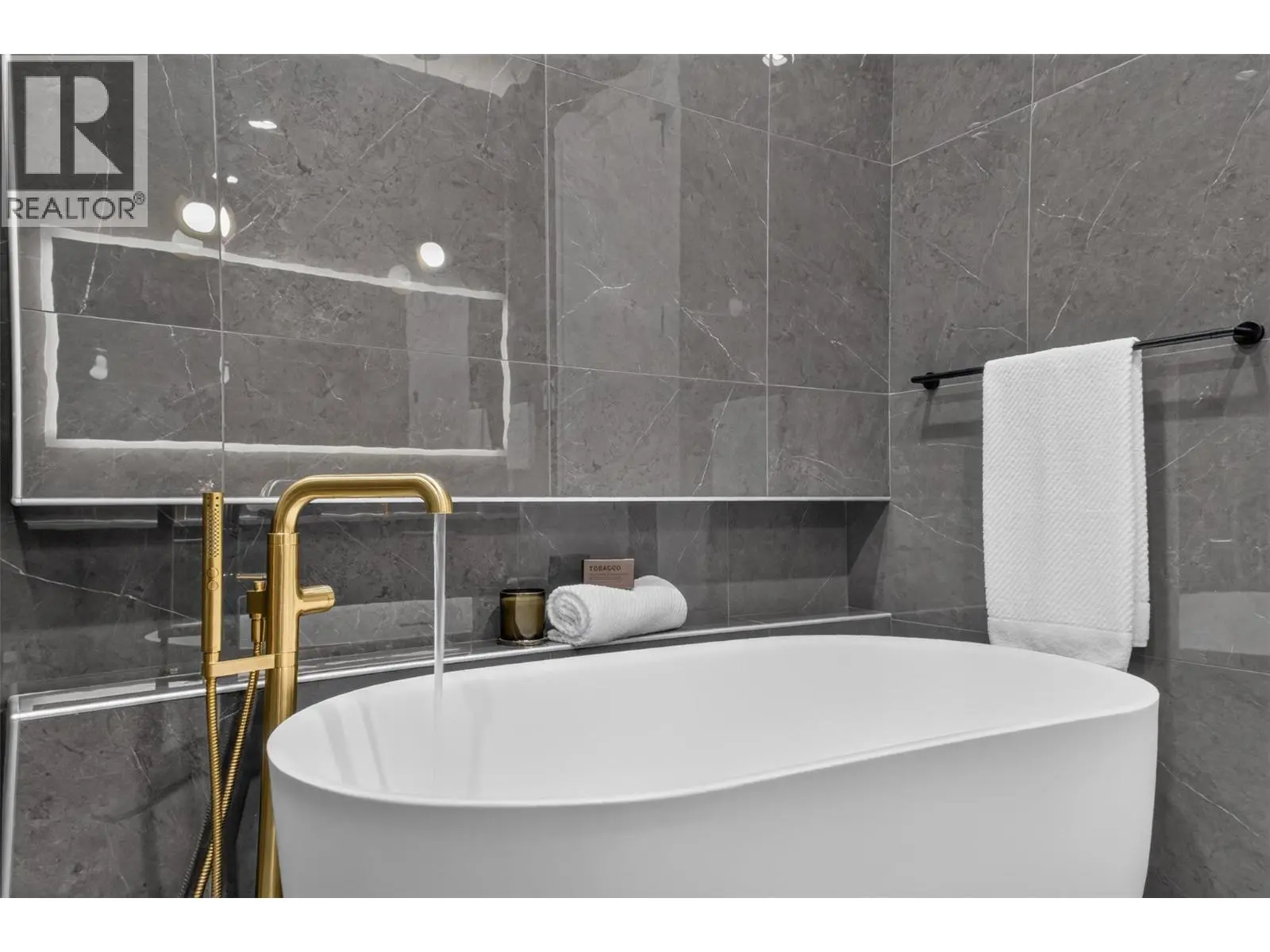 3800 Capozzi Road Unit# Ph2. Kelowna, British Columbia