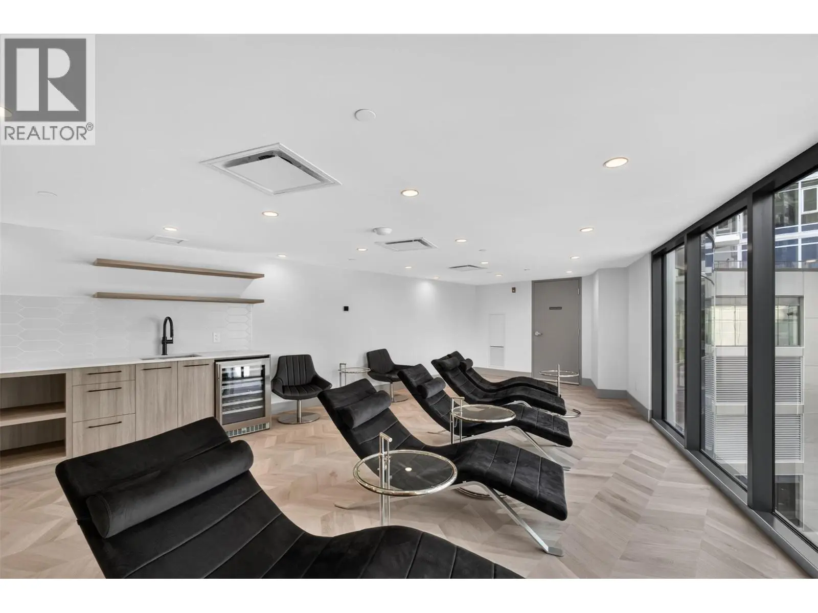 3800 Capozzi Road Unit# Ph2. Kelowna, British Columbia