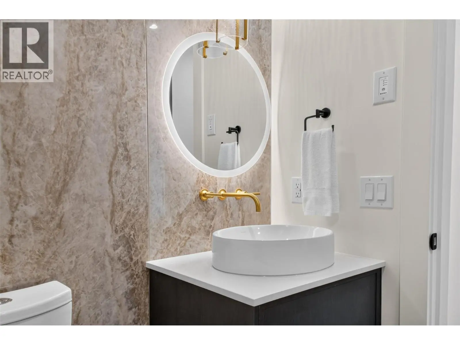 3800 Capozzi Road Unit# Ph2. Kelowna, British Columbia