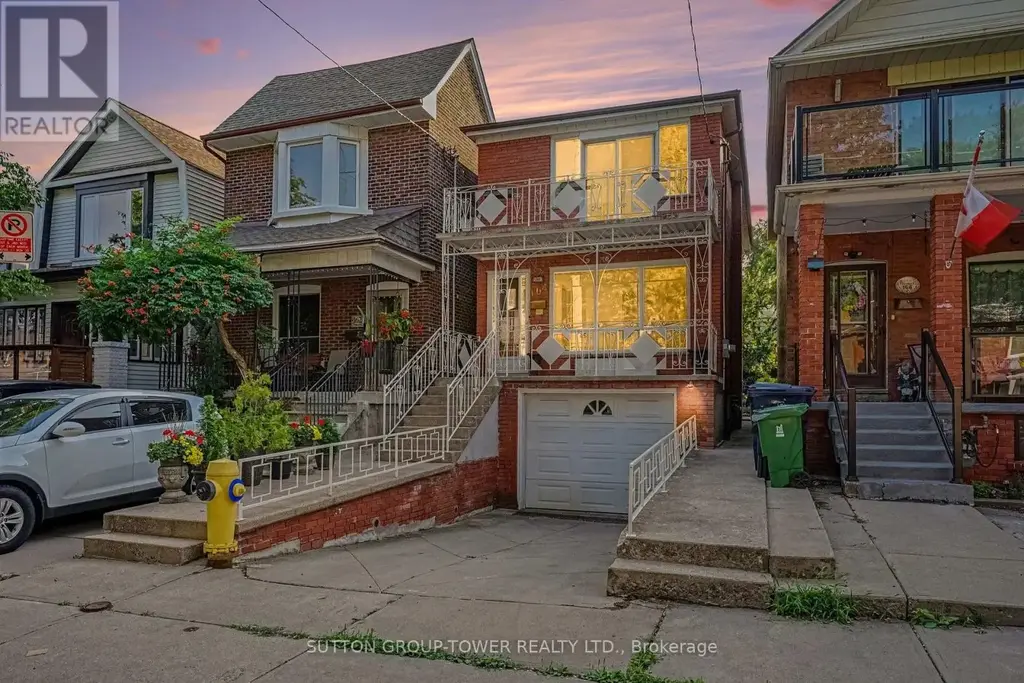 164 Robina Avenue W, Toronto (Oakwood Village)