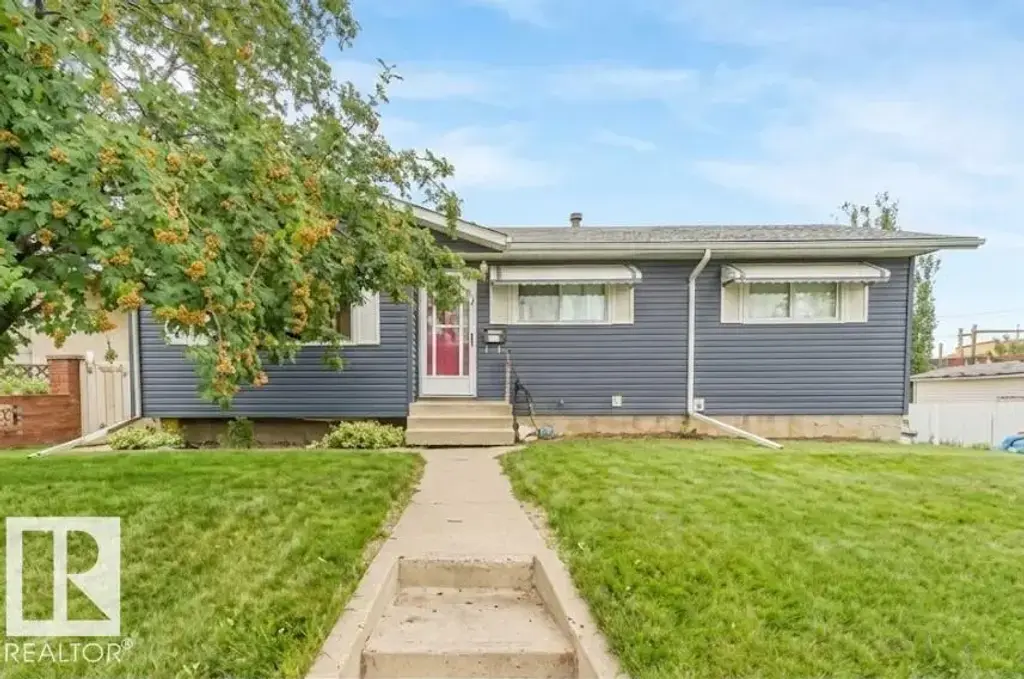 8712 137 Av Nw, Edmonton