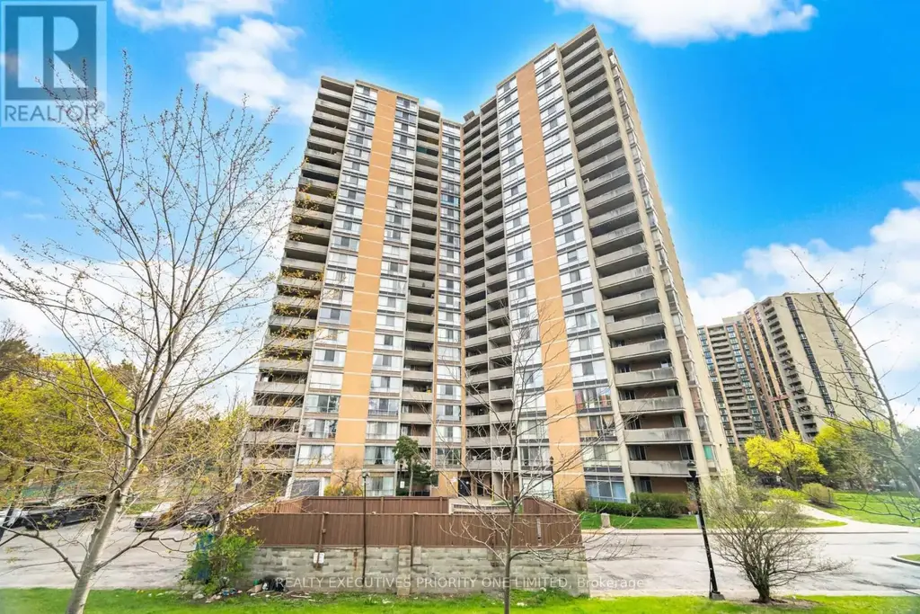 1013 - 10 Martha Eaton Way, Toronto (Brookhaven-Amesbury)