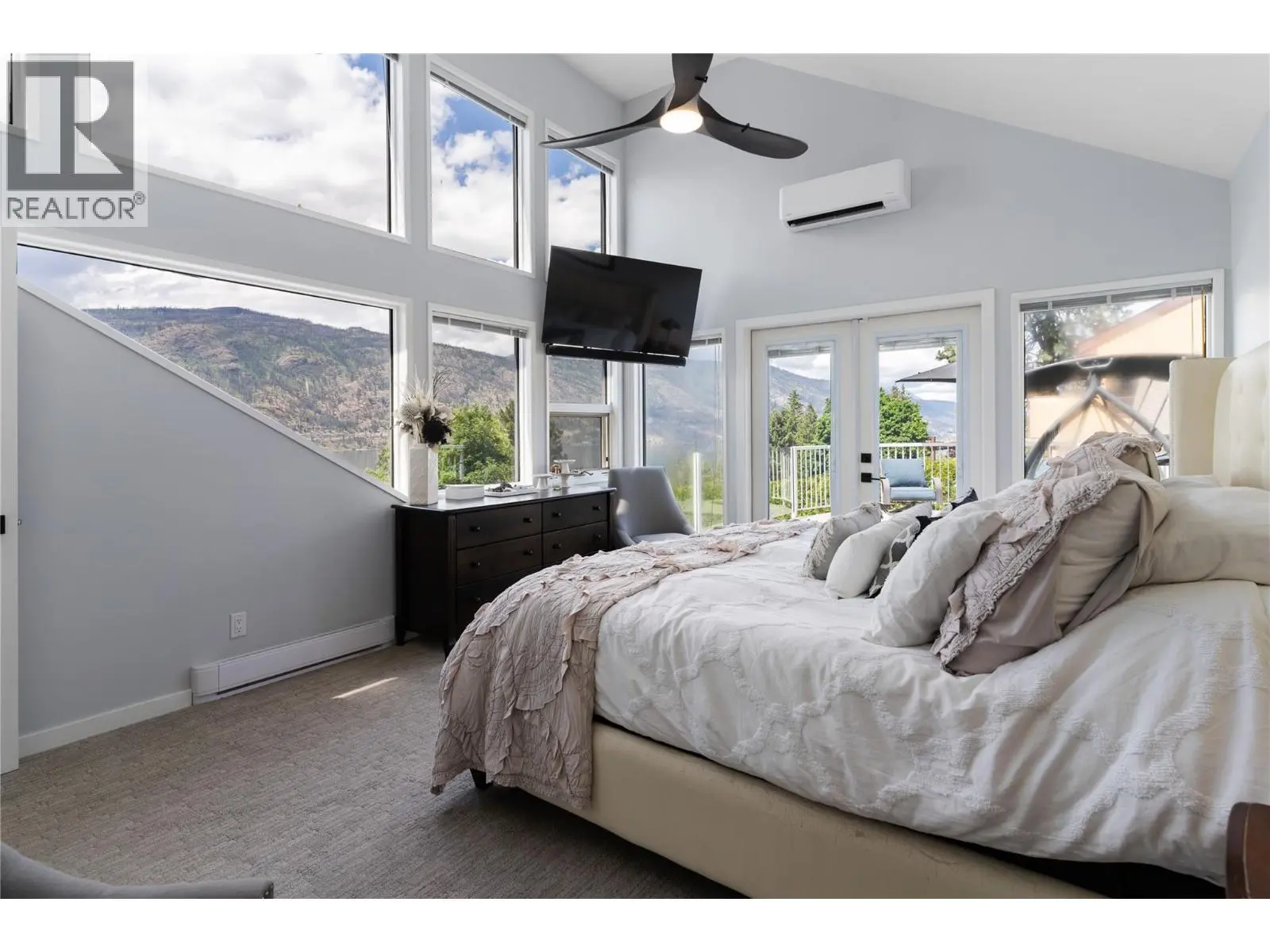 2060 Bennett Road. Kelowna, British Columbia