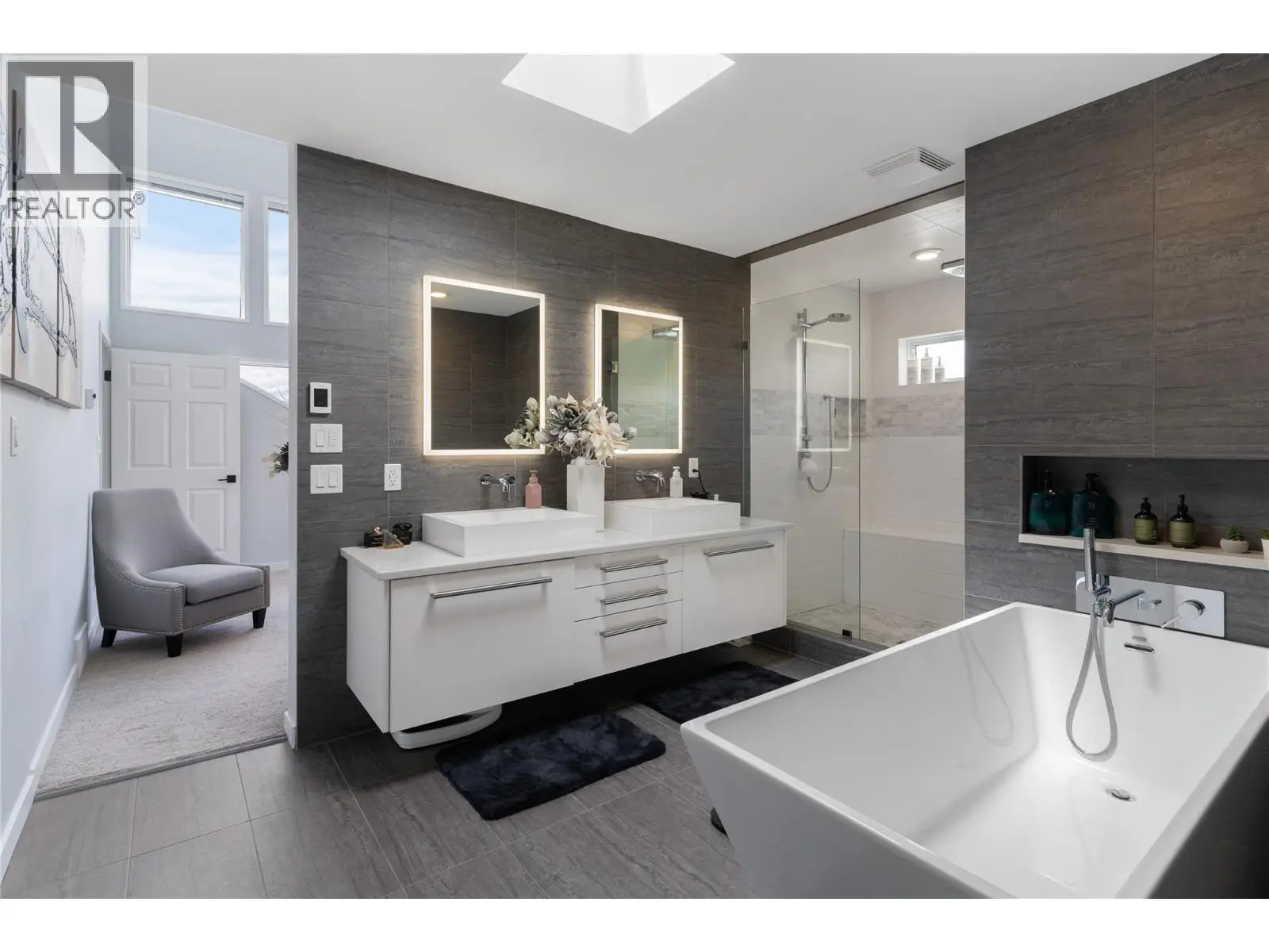 2060 Bennett Road. Kelowna, British Columbia