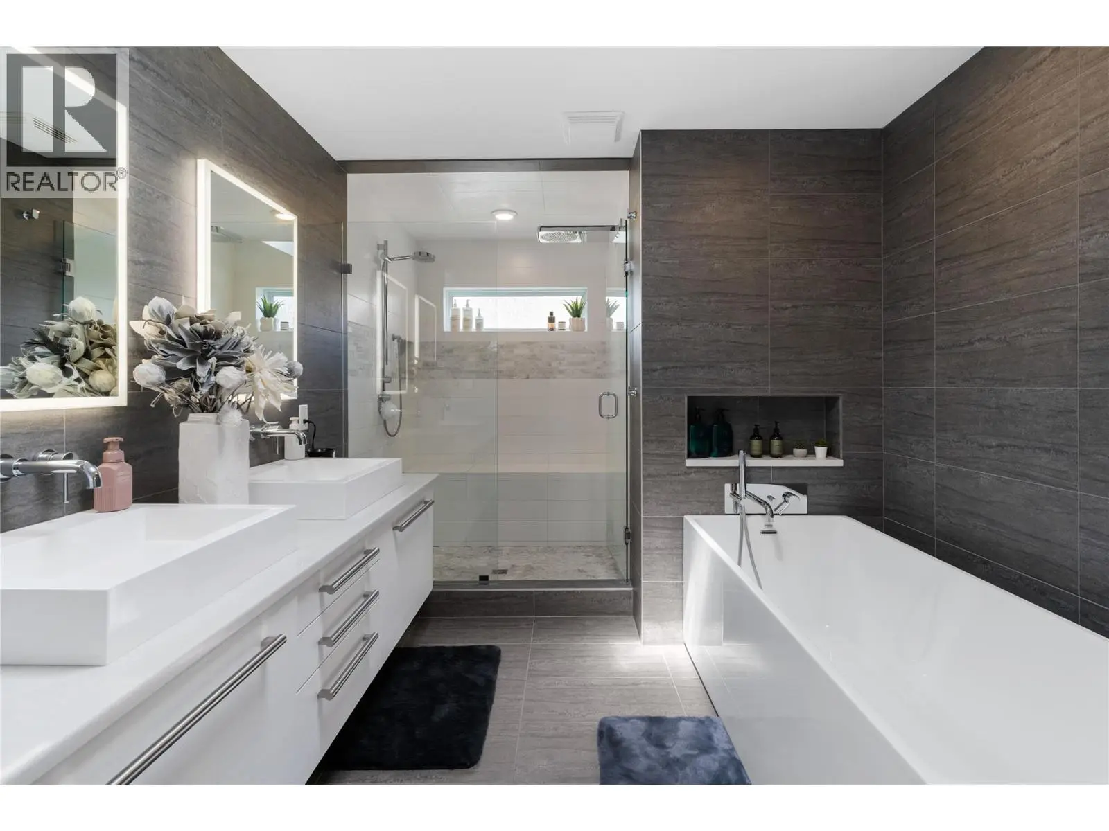 2060 Bennett Road. Kelowna, British Columbia