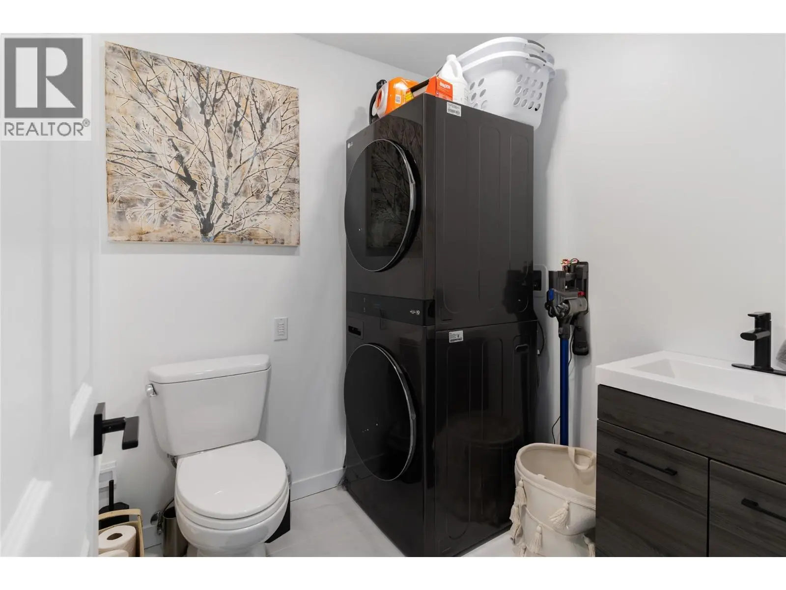 2060 Bennett Road. Kelowna, British Columbia