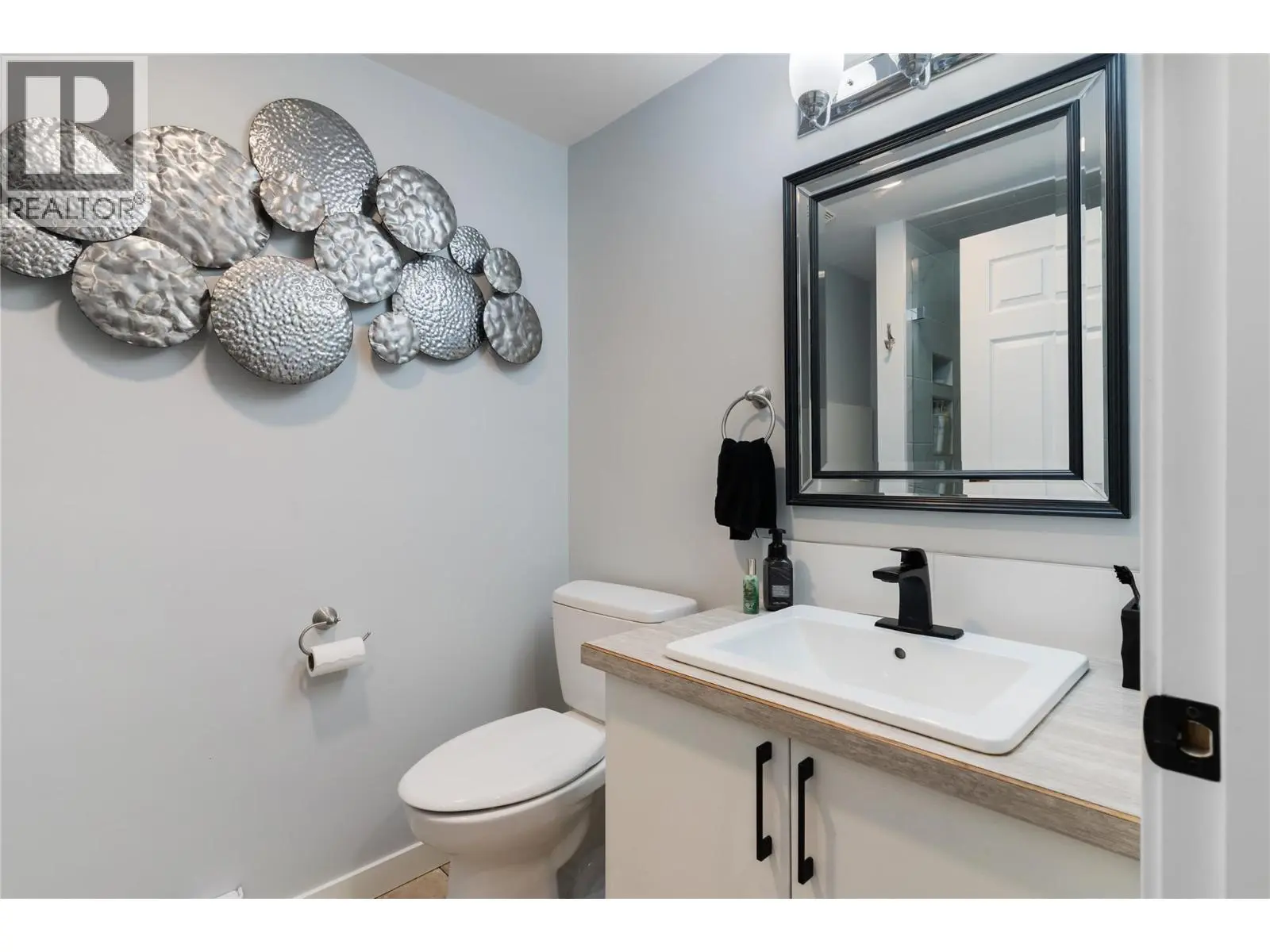 2060 Bennett Road. Kelowna, British Columbia