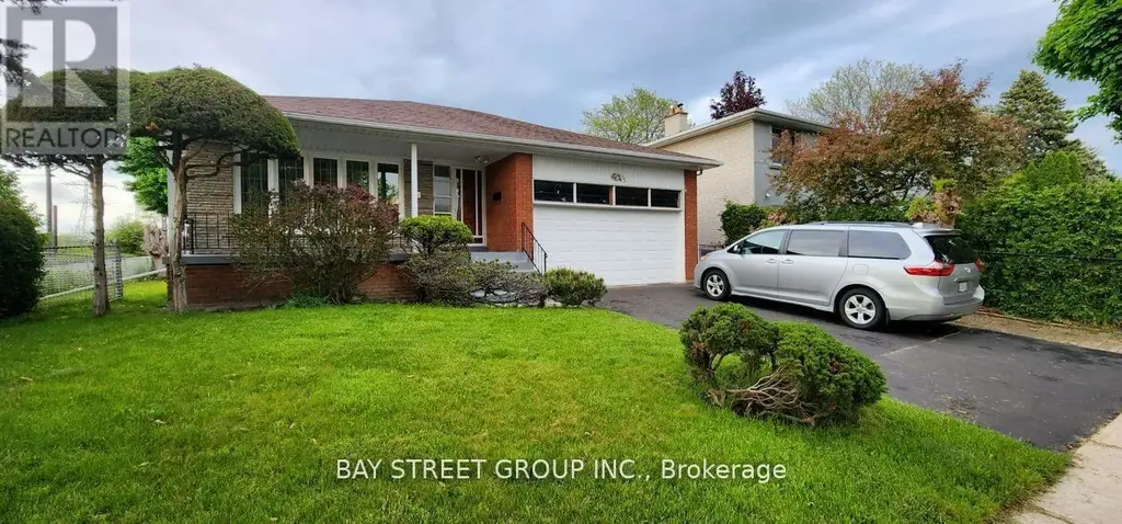 Room1 - 45 Pineway Boulevard, Toronto (Bayview Woods-Steeles)