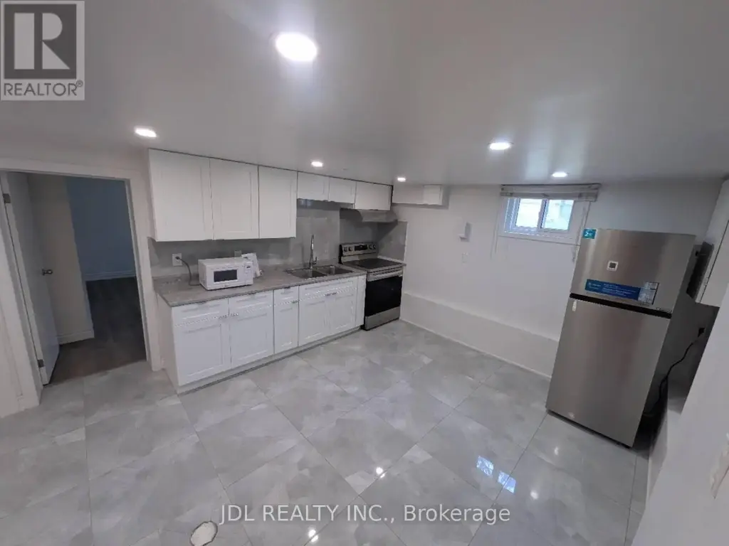 345 Centre Street E, Richmond Hill (Crosby)