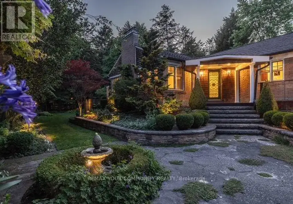 12 Wynnview Court, Toronto (Birchcliffe-Cliffside)