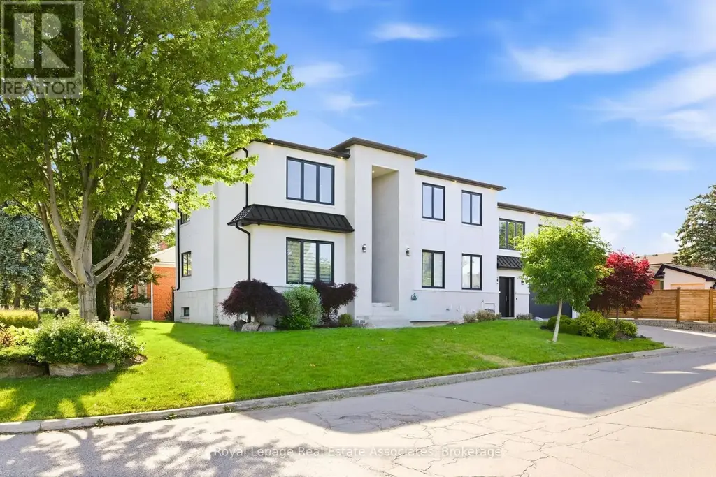 14 Joyce Parkway, Toronto (Yorkdale-Glen Park)