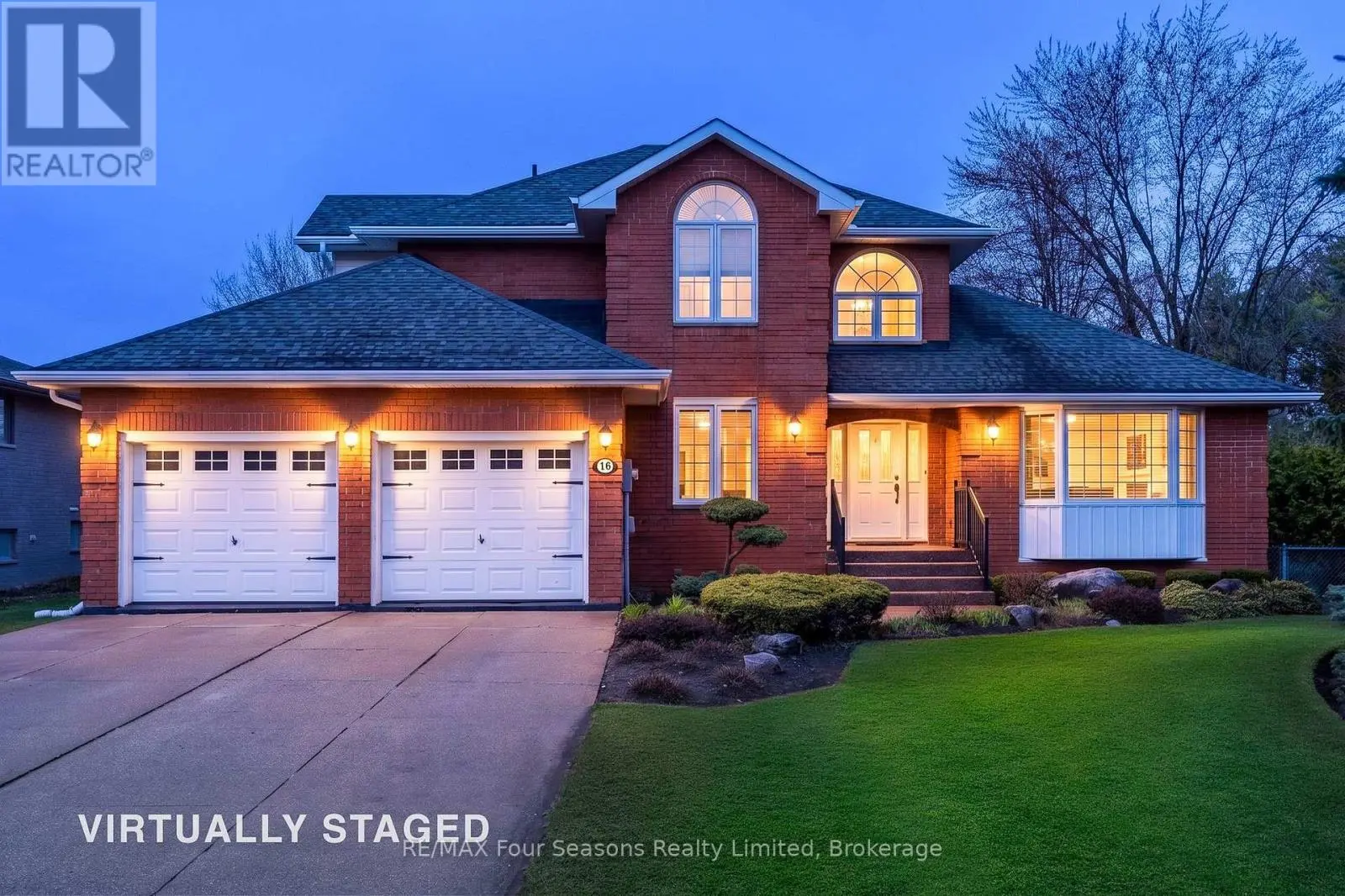 16 Carmichael Crescent, Collingwood