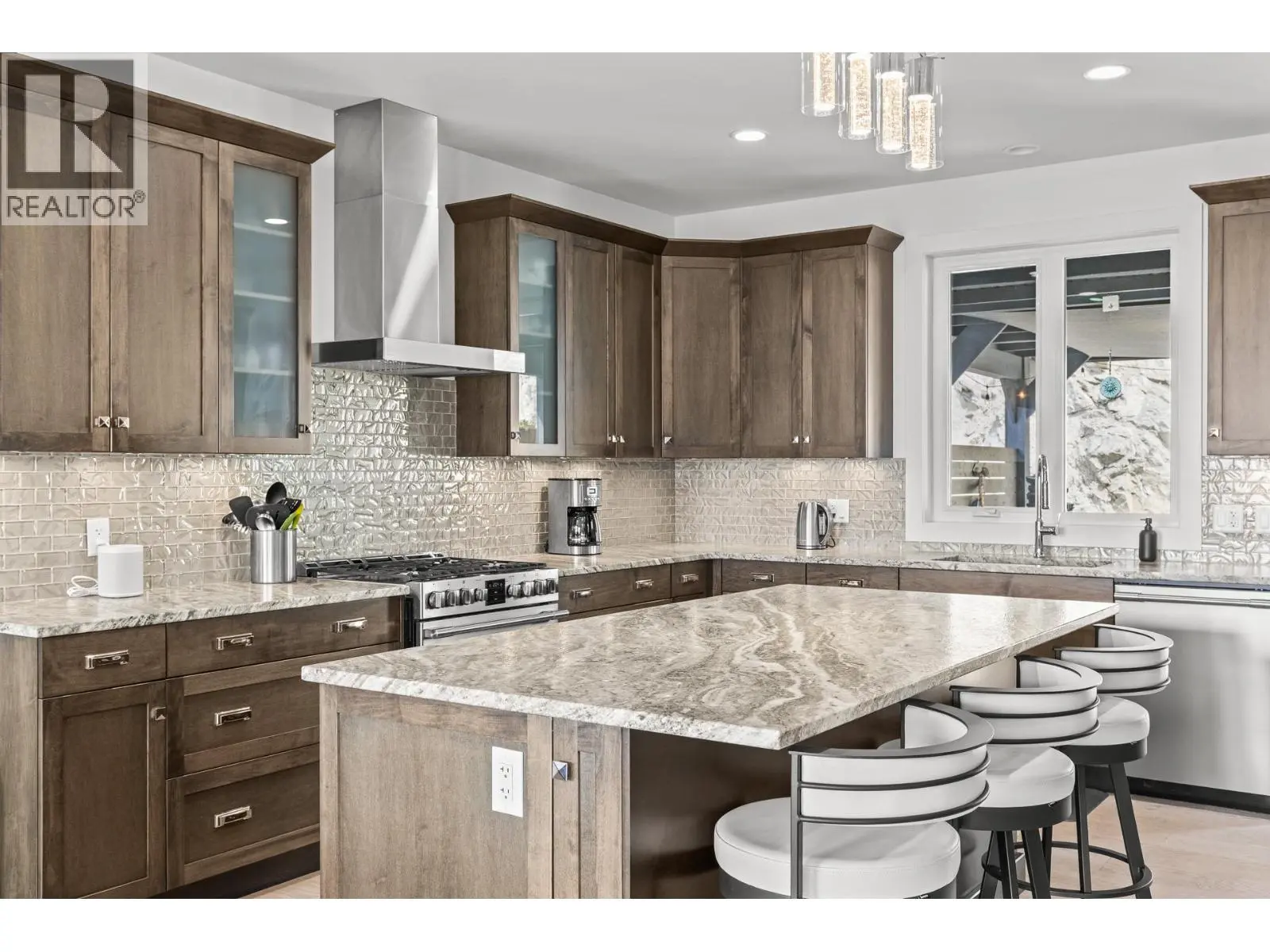 3643 Wild Rose Road. Kelowna, British Columbia