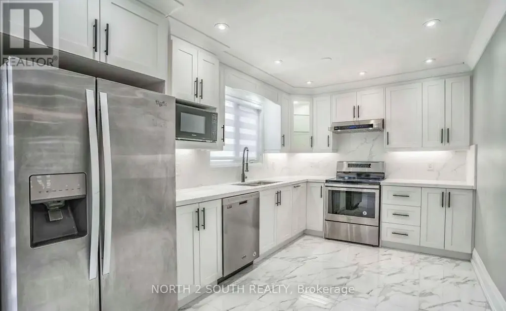 Upper - 37 Loire Court, Toronto (West Humber-Clairville)