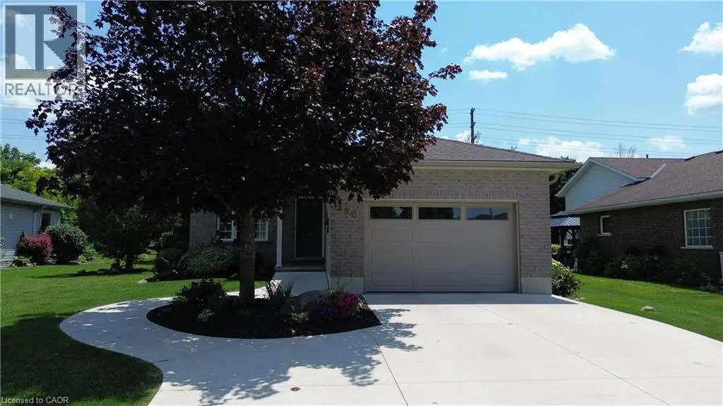 380 Havelock Avenue S, Listowel